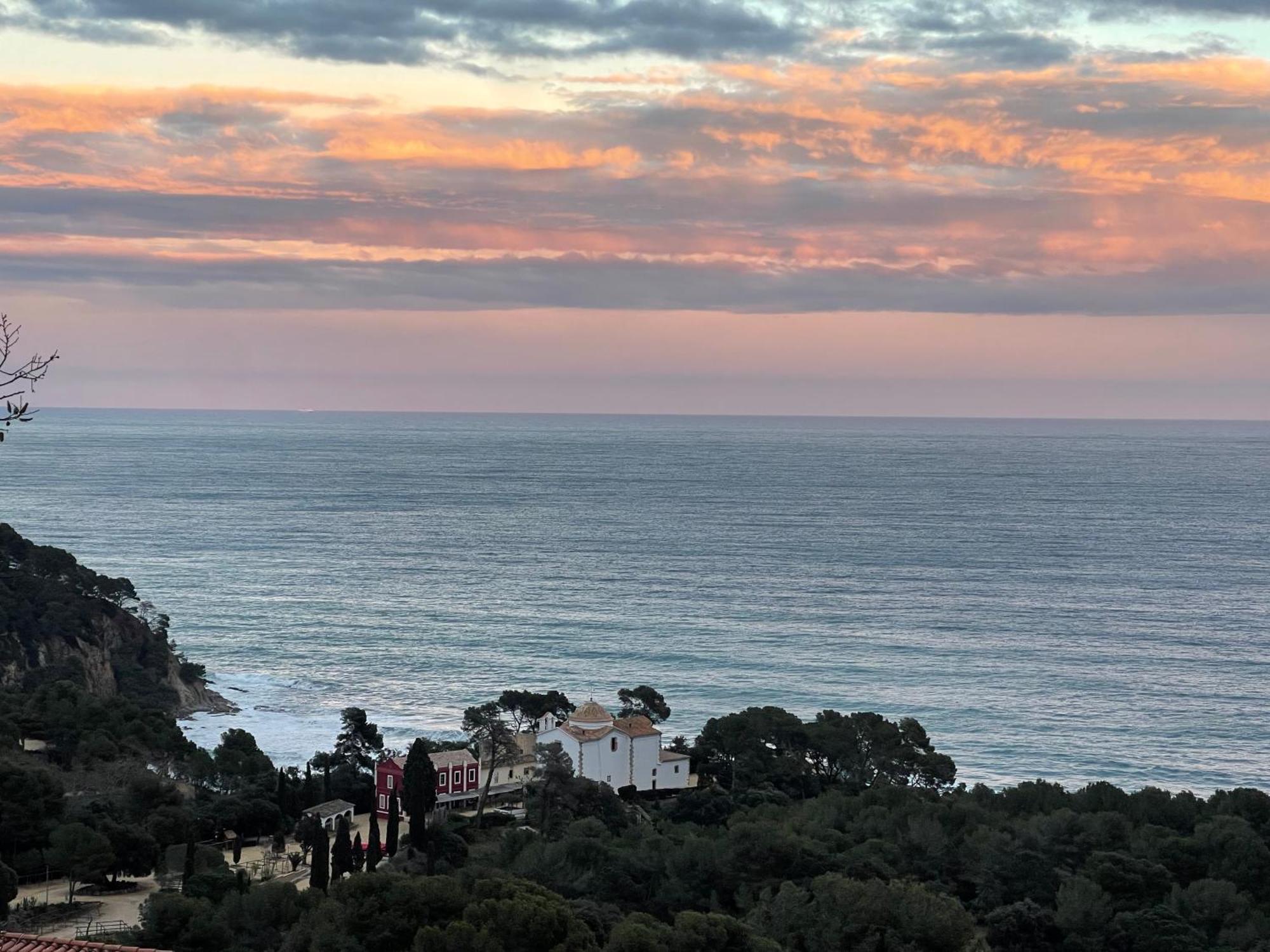 Seahomes Vacations, La Casa Blue Mediterranean Lifestyle Villa Blanes