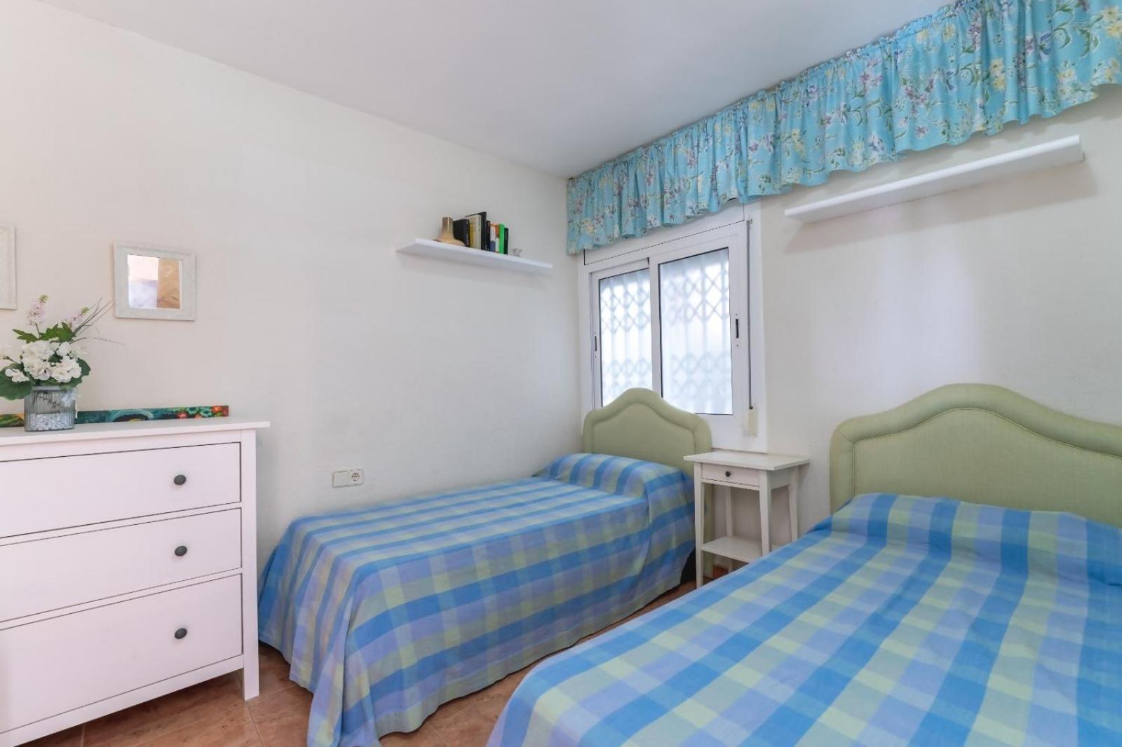 Pau Picasso Con Piscina Y Terraza En *