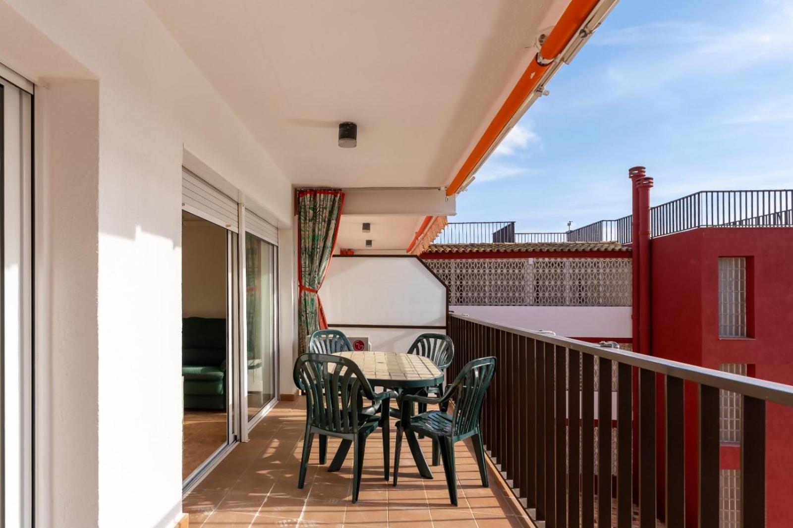 Pau Picasso Con Piscina Y Terraza En Apartamento