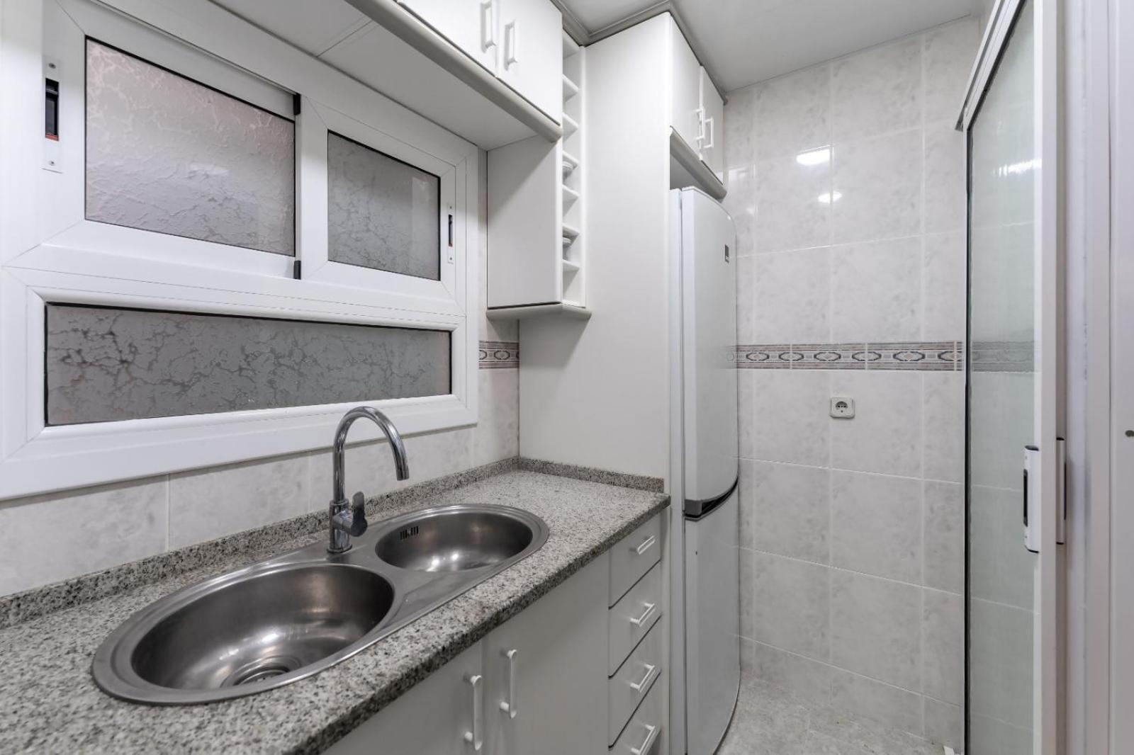 Pau Picasso Con Piscina Y Terraza En *