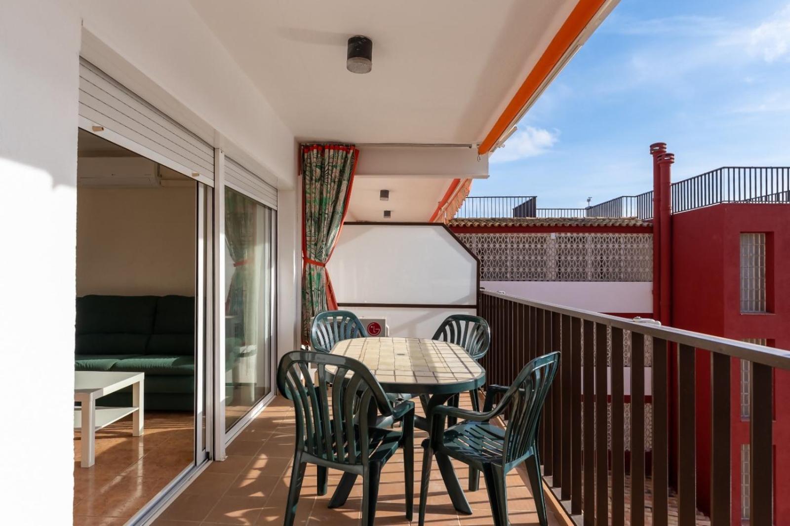 Pau Picasso Con Piscina Y Terraza En