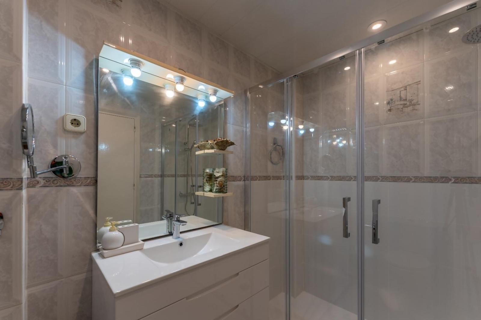 Pau Picasso Con Piscina Y Terraza En Apartamento Tossa de Mar