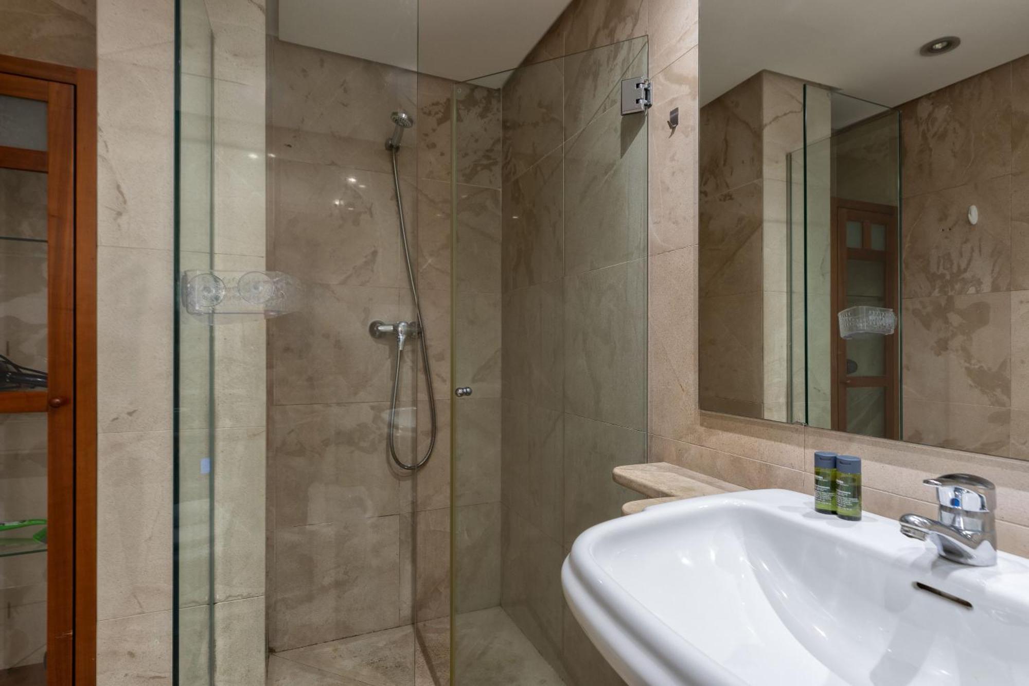 Flateli Pou Rodo 3 Apartment Girona