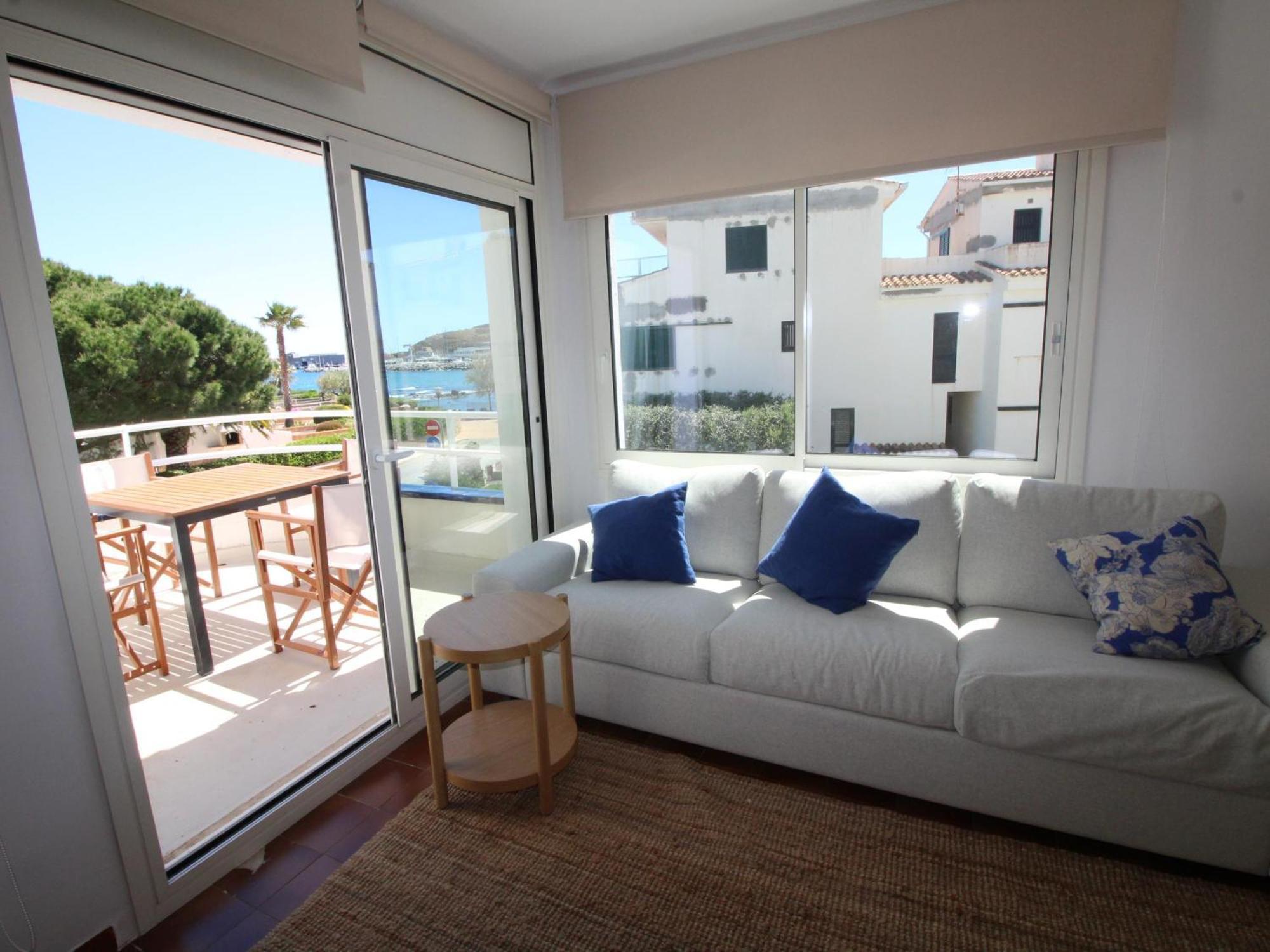 Mistral - Acogedor, Luminoso Y De Ambiente Moderno Con Terraza Vista Mar. - Es-228-143 *