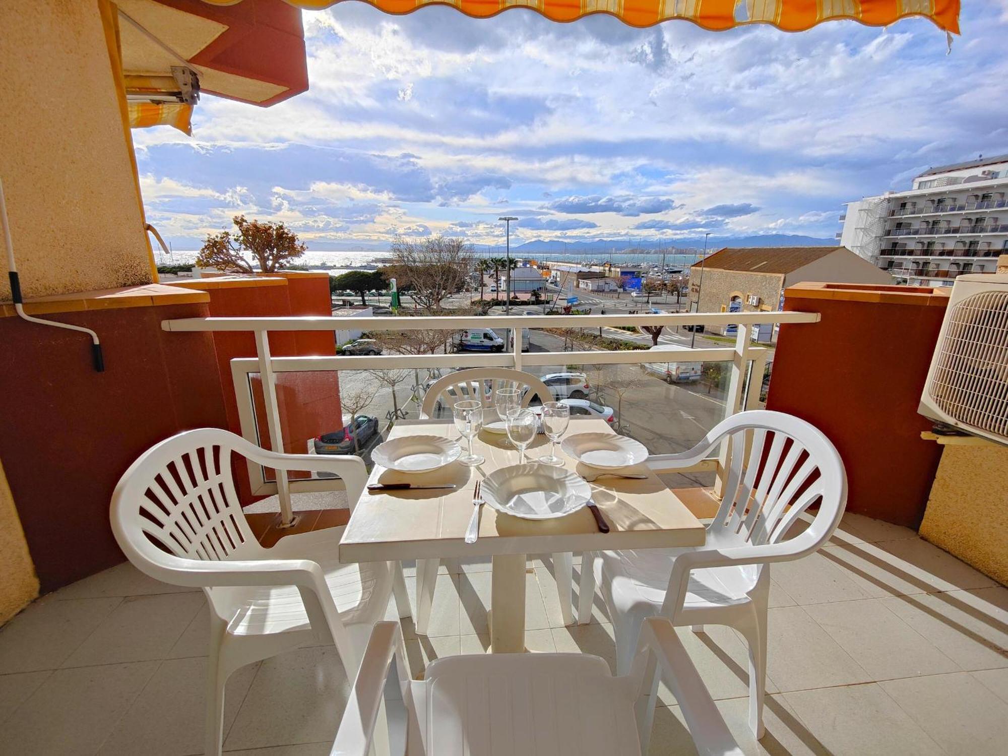 3314 Rocmar 1 2-a, Excelente Situacion Frente Al Puerto Pesquero Y Con Vista A La Bahia. - Es-258-19 Apartment