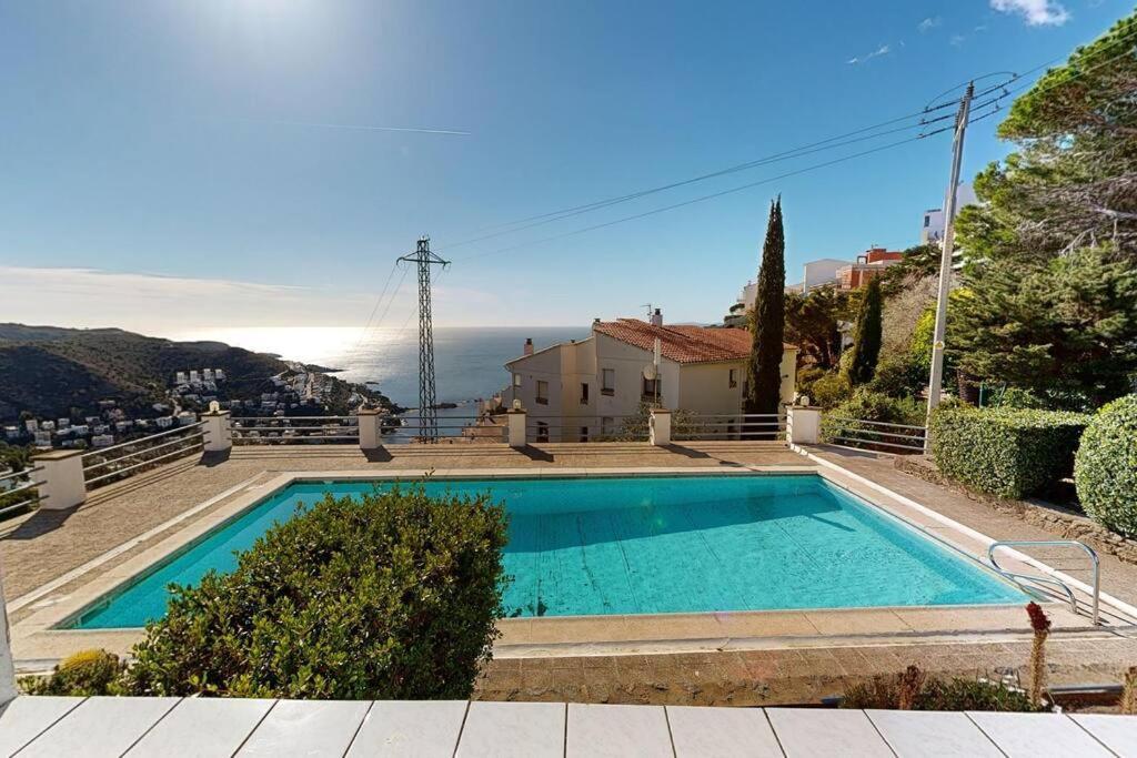 65 M2 ,piscine Vue Apartment *
