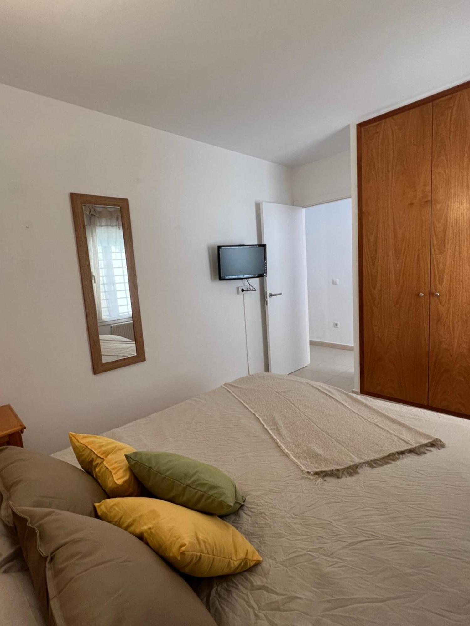 Preciosa Casa Con Piscina De Agua Salada Y Aire Acondicionado * Llanca