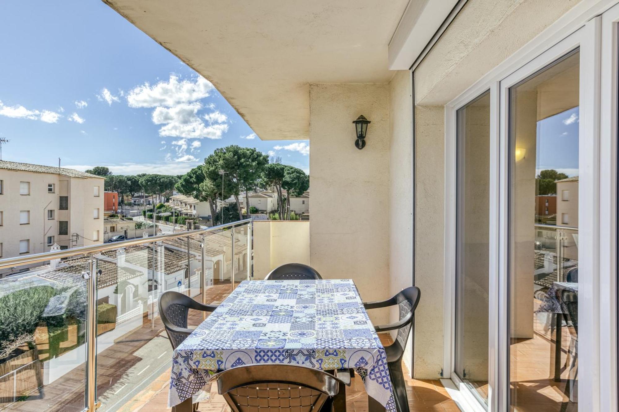 Escala Riells Apartment