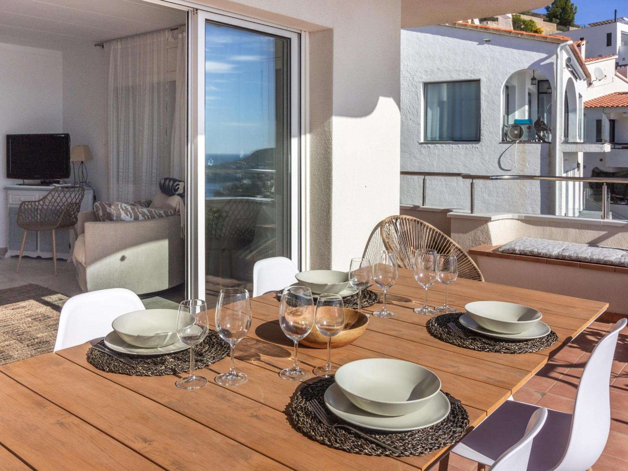 Joan Margarit 2-b -vista Excepcional Del Mediterraneo Con Piscina Comunitaria. - Es-228-159 * Rosas