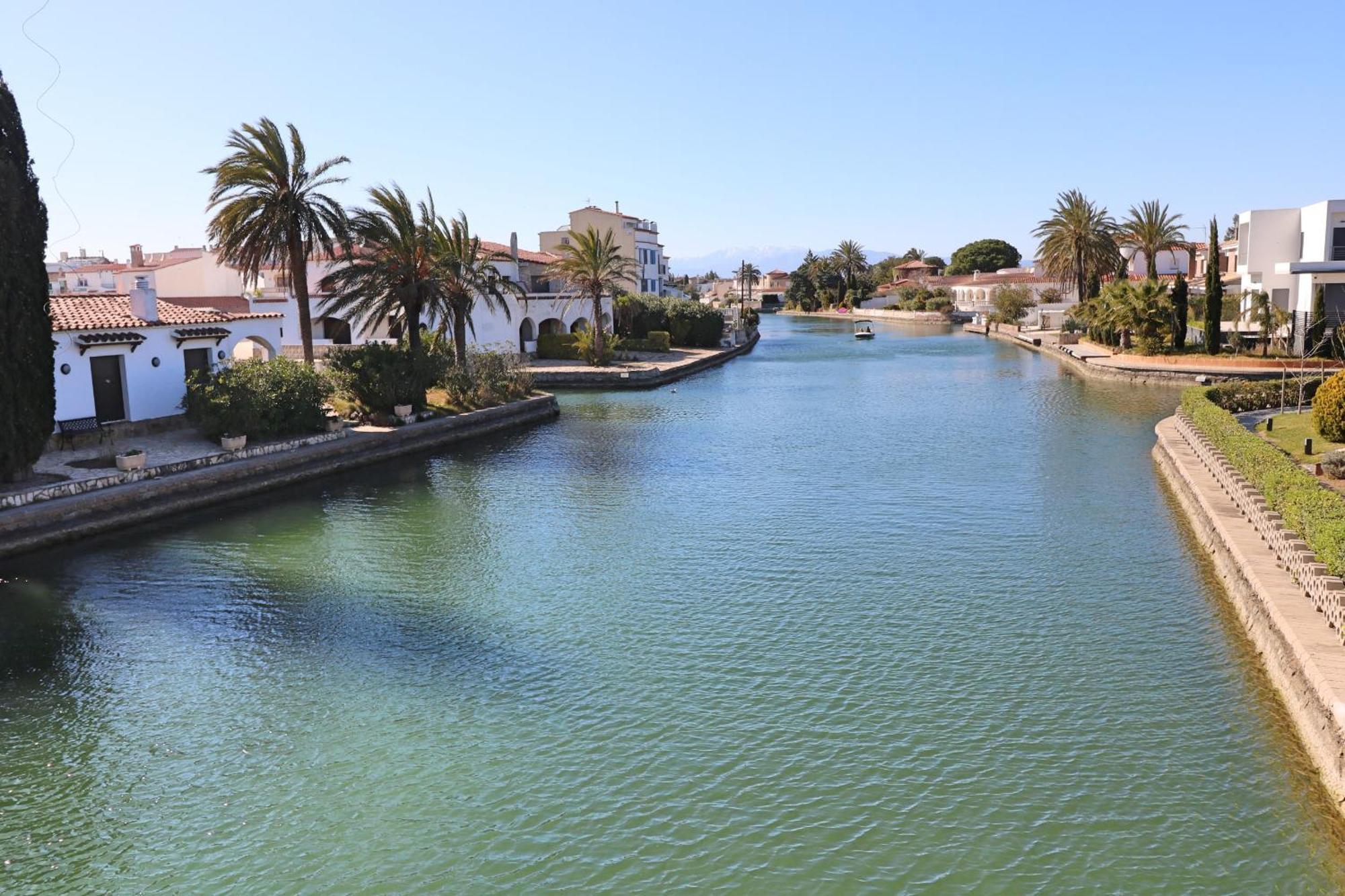 Port Emporda - Preciosa Vista Al Canal *