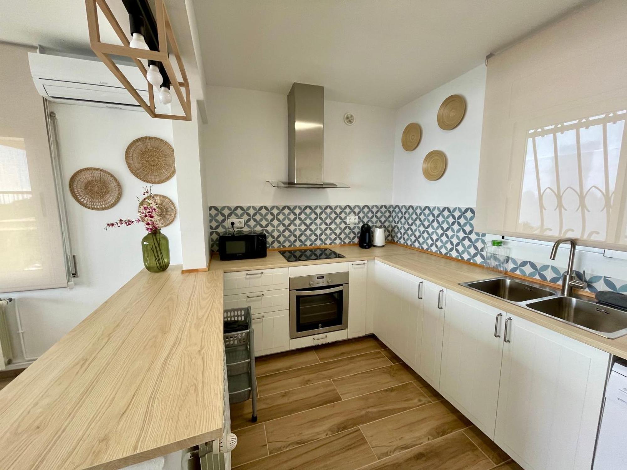 Seahomes Vacations, La Casa Blue Mediterranean Lifestyle *