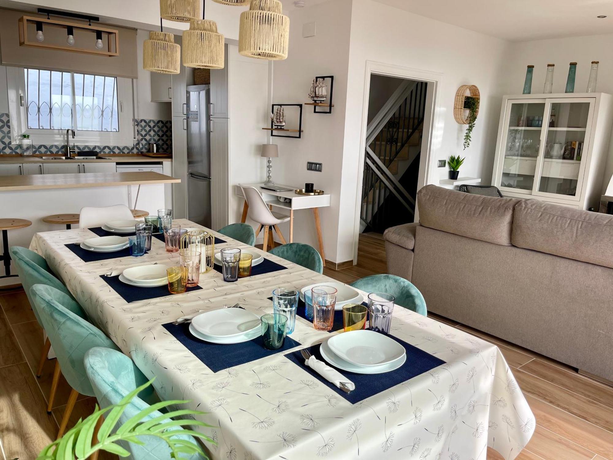 Seahomes Vacations, La Casa Blue Mediterranean Lifestyle *