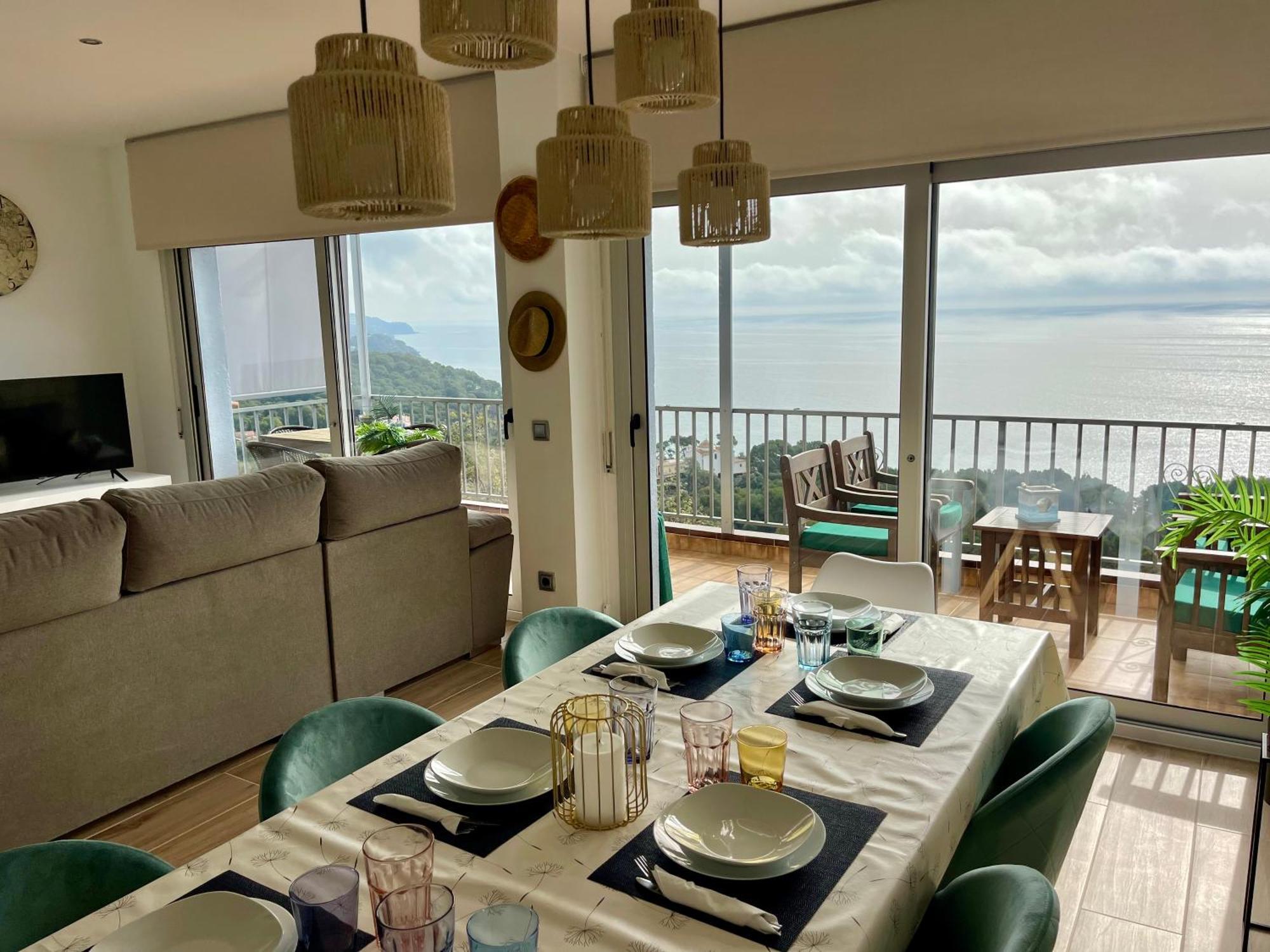 Seahomes Vacations, La Casa Blue Mediterranean Lifestyle Villa *