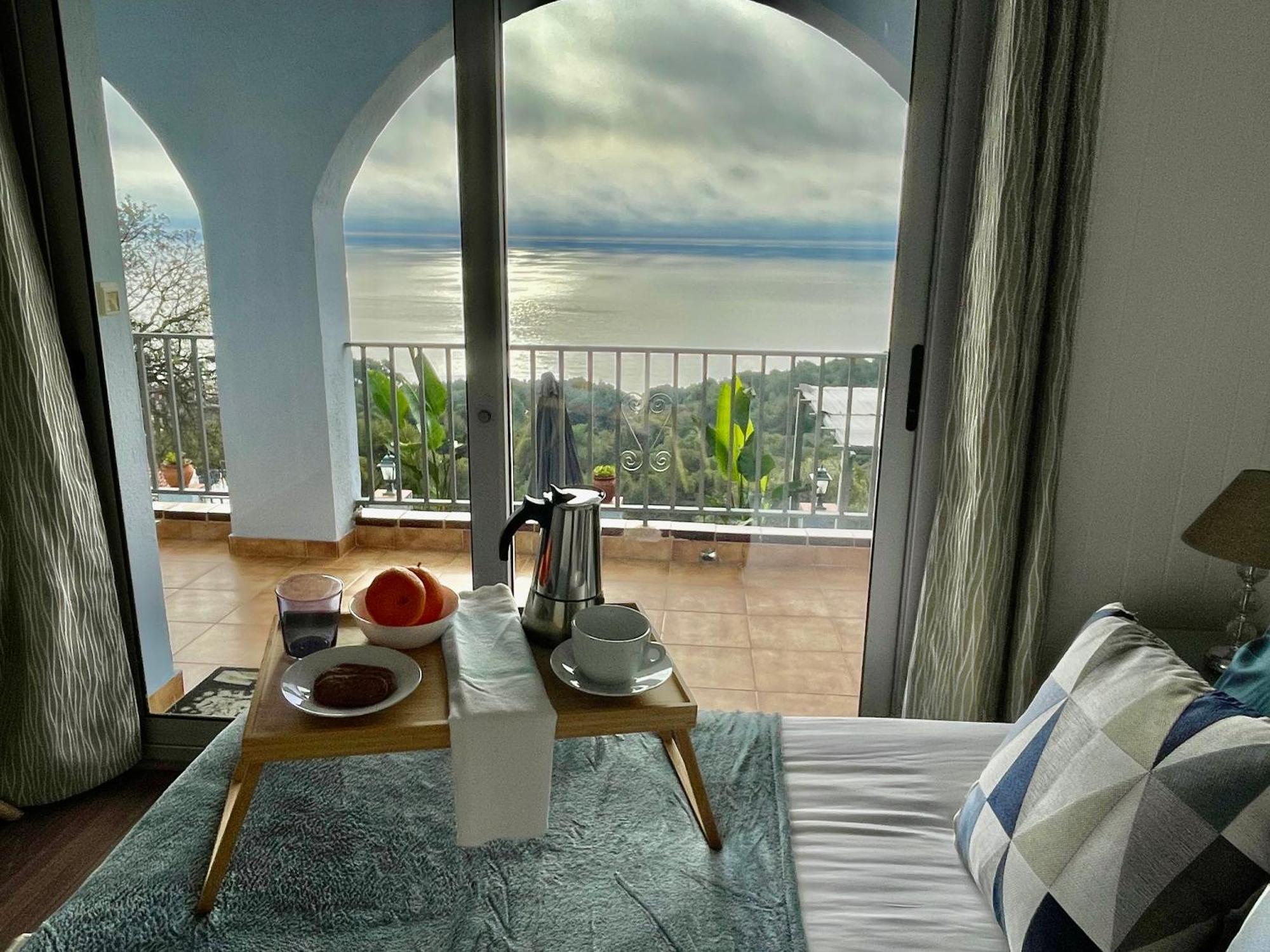 Seahomes Vacations, La Casa Blue Mediterranean Lifestyle Villa *