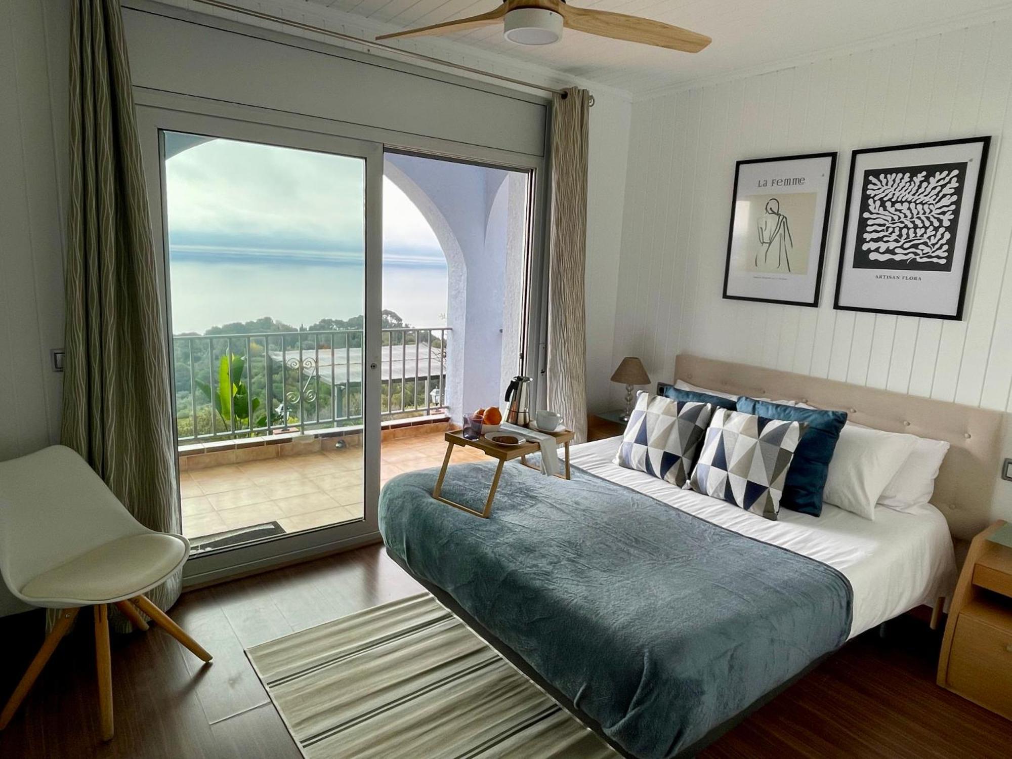Seahomes Vacations, La Casa Blue Mediterranean Lifestyle * Blanes