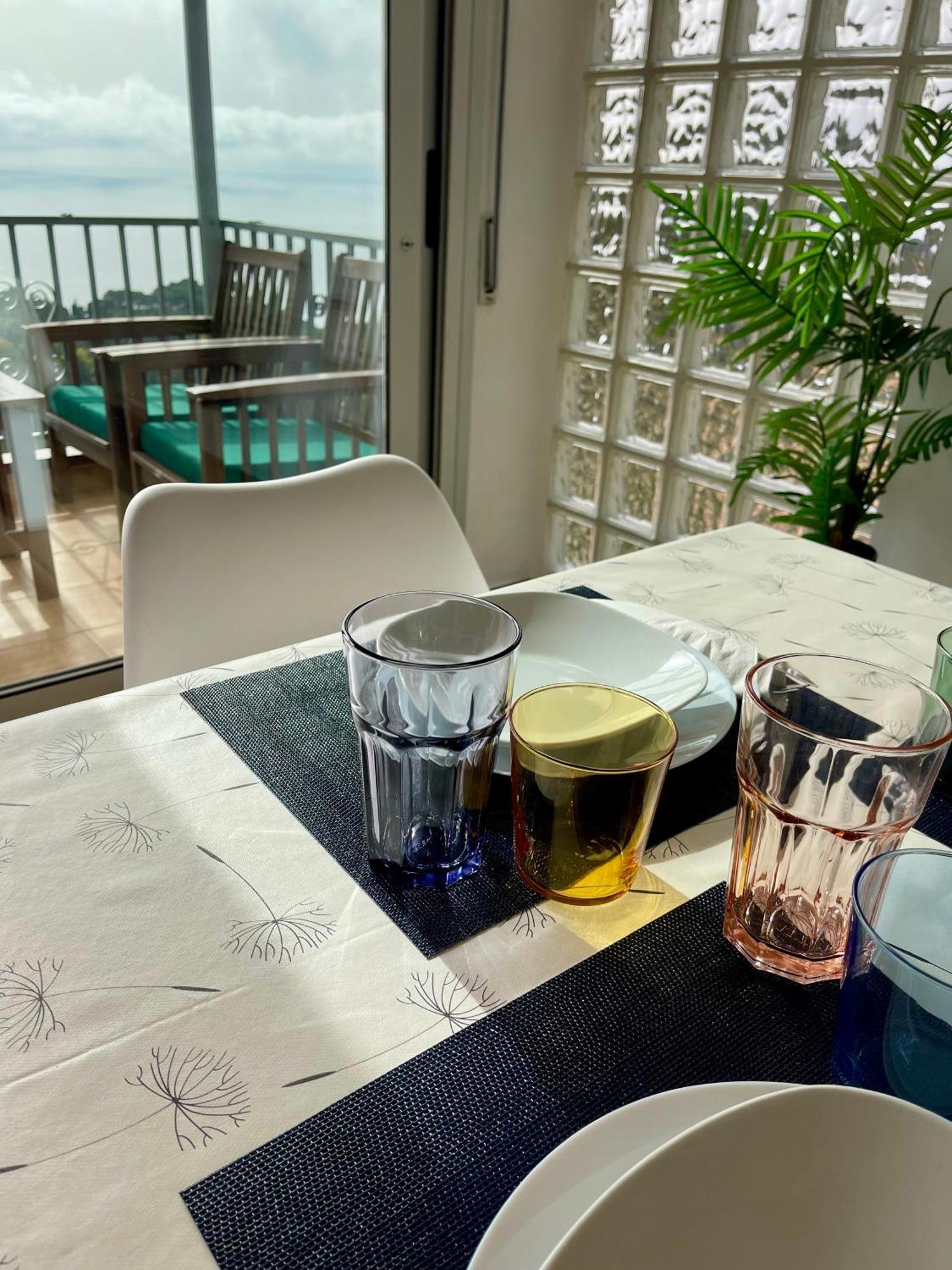 Seahomes Vacations, La Casa Blue Mediterranean Lifestyle *
