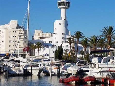 Сasa de vacaciones Casita Con Jardin, Bbq, Wifi, Centro Y Playa Ampuriabrava