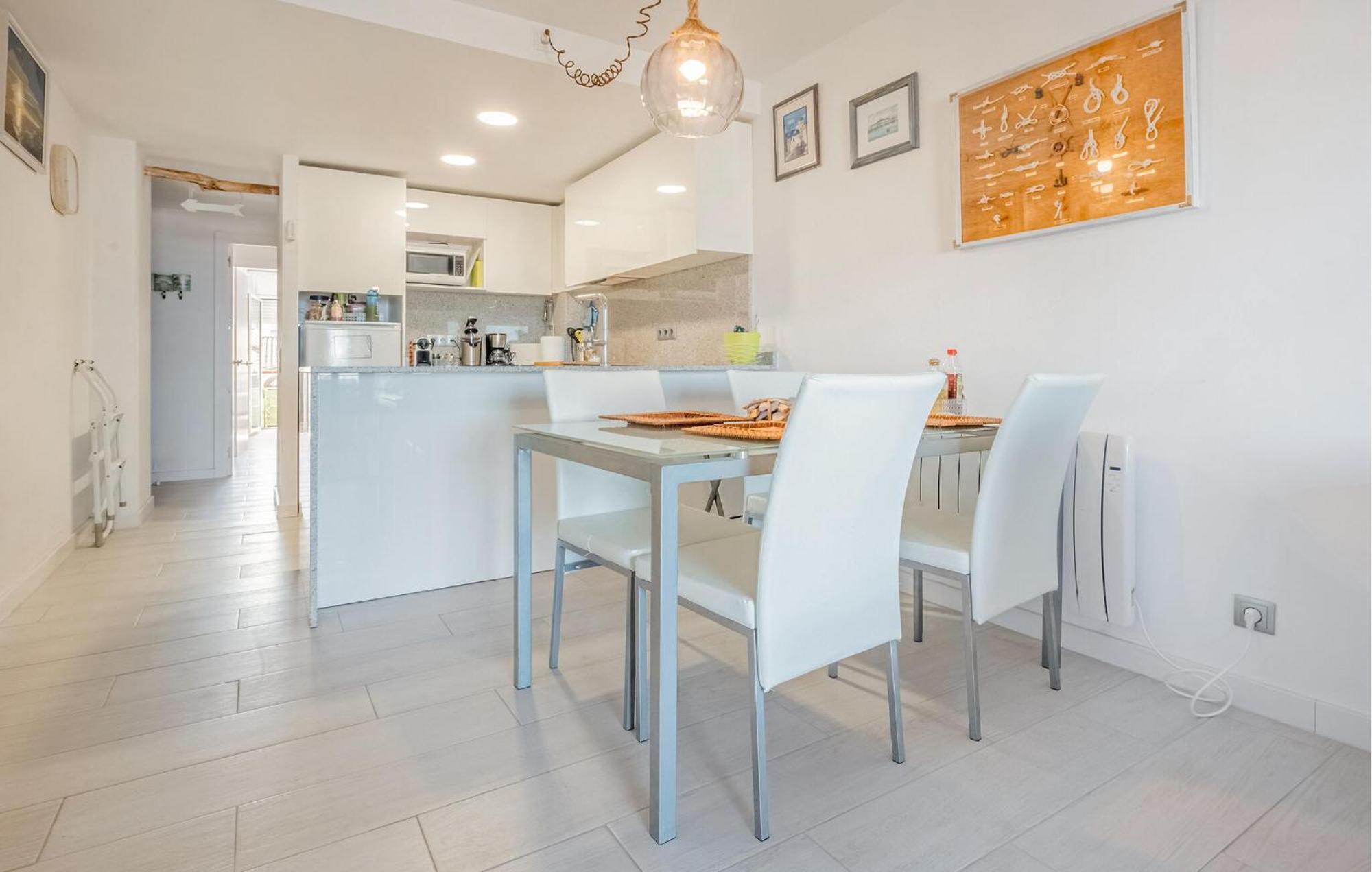 Lovely In Lescala With Kitchen