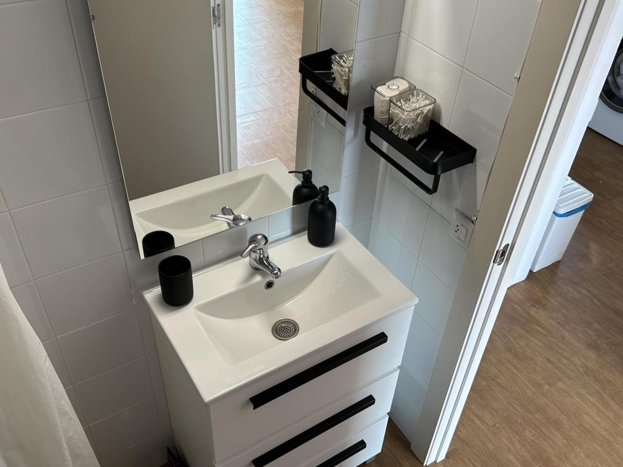 Apartamento Con Terraza Panoramica Cerca De La Playa En - Es-170-87 Llançà