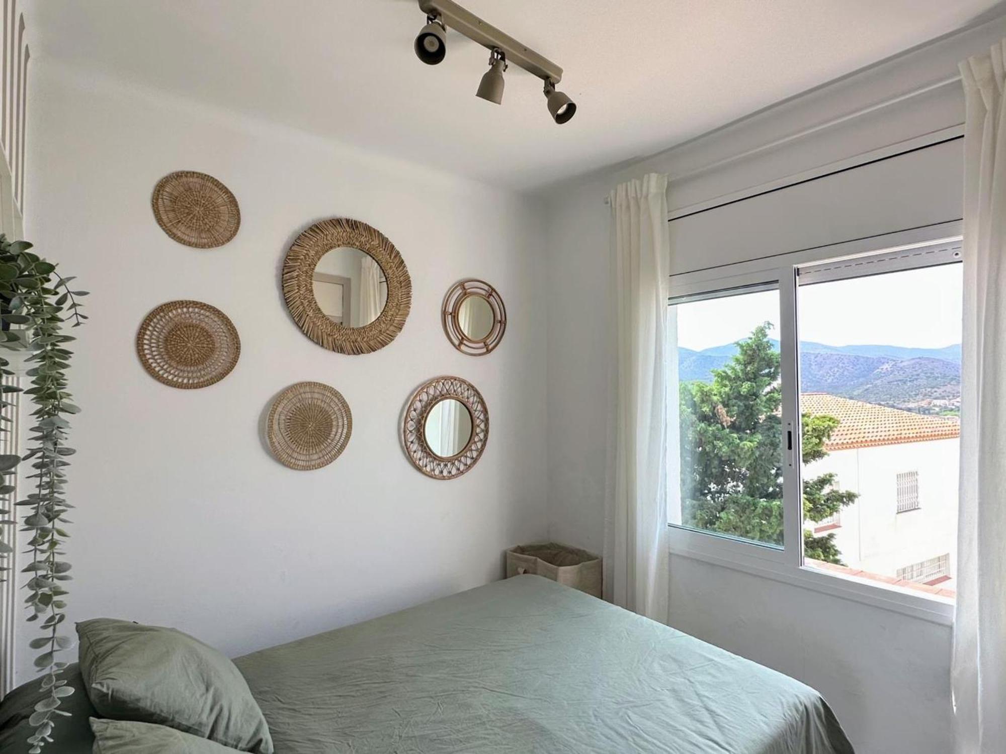 Con Terraza Panoramica Cerca De La Playa En - Es-170-87 * Llançà