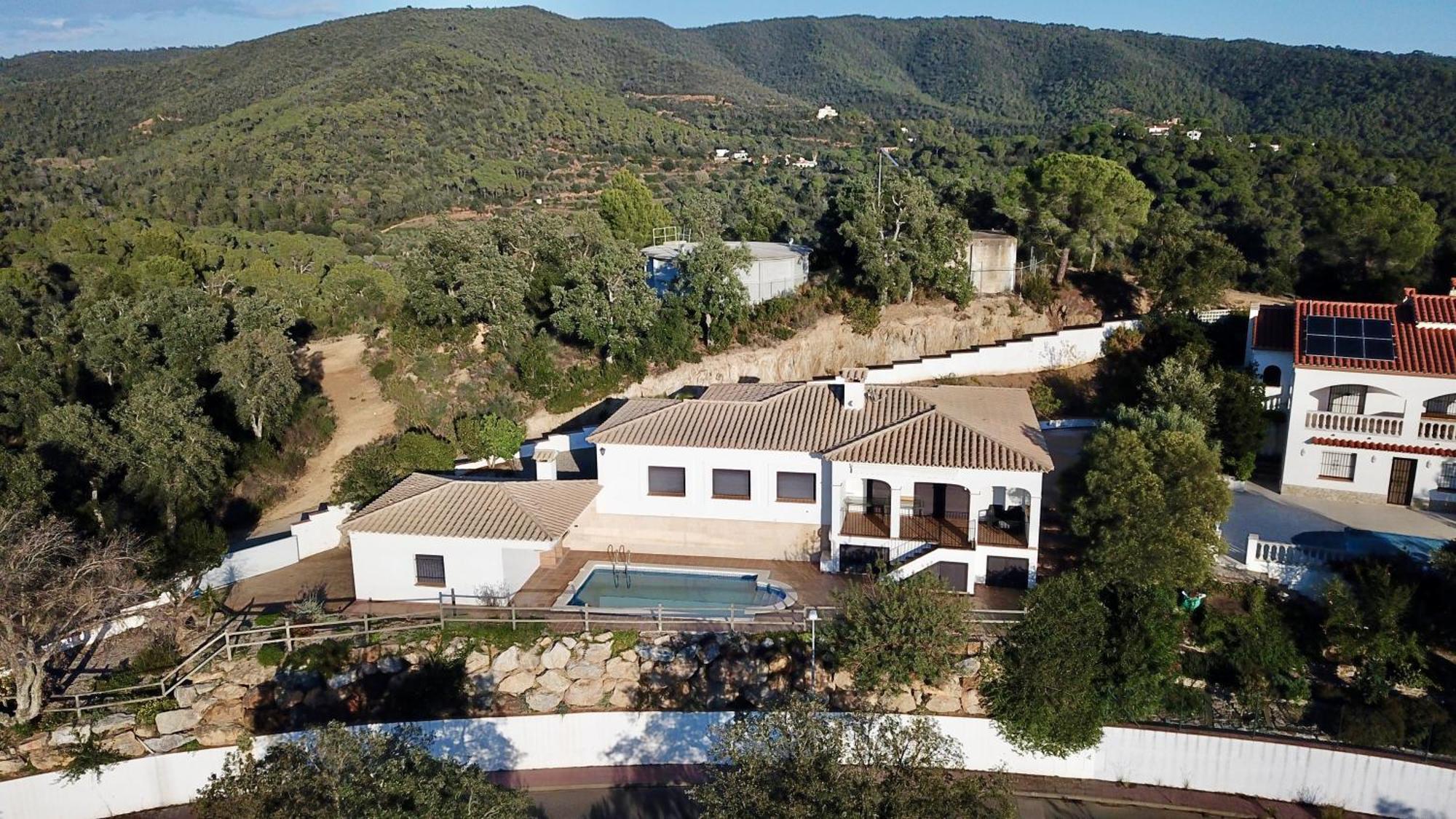 Villa Vista Bonita With Private Pool, 4 Bedrooms, 9 People *