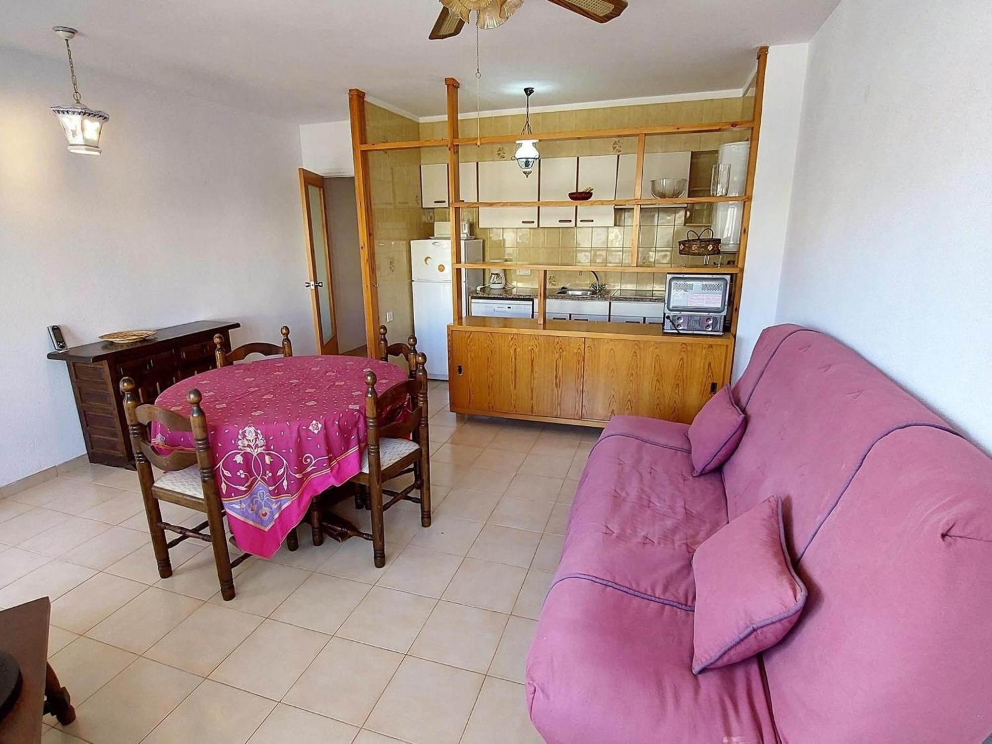 Apartamento Acogedor Con Terraza A Un Paso De La Playa En - Es-170-26