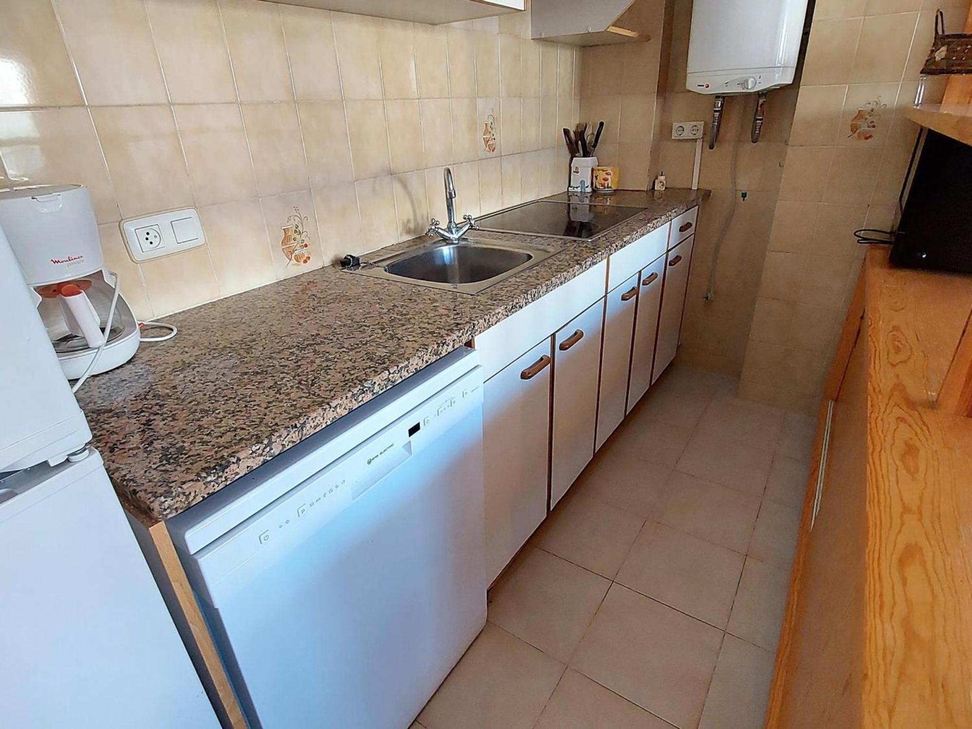 Acogedor Con Terraza A Un Paso De La Playa En - Es-170-26 Llançà