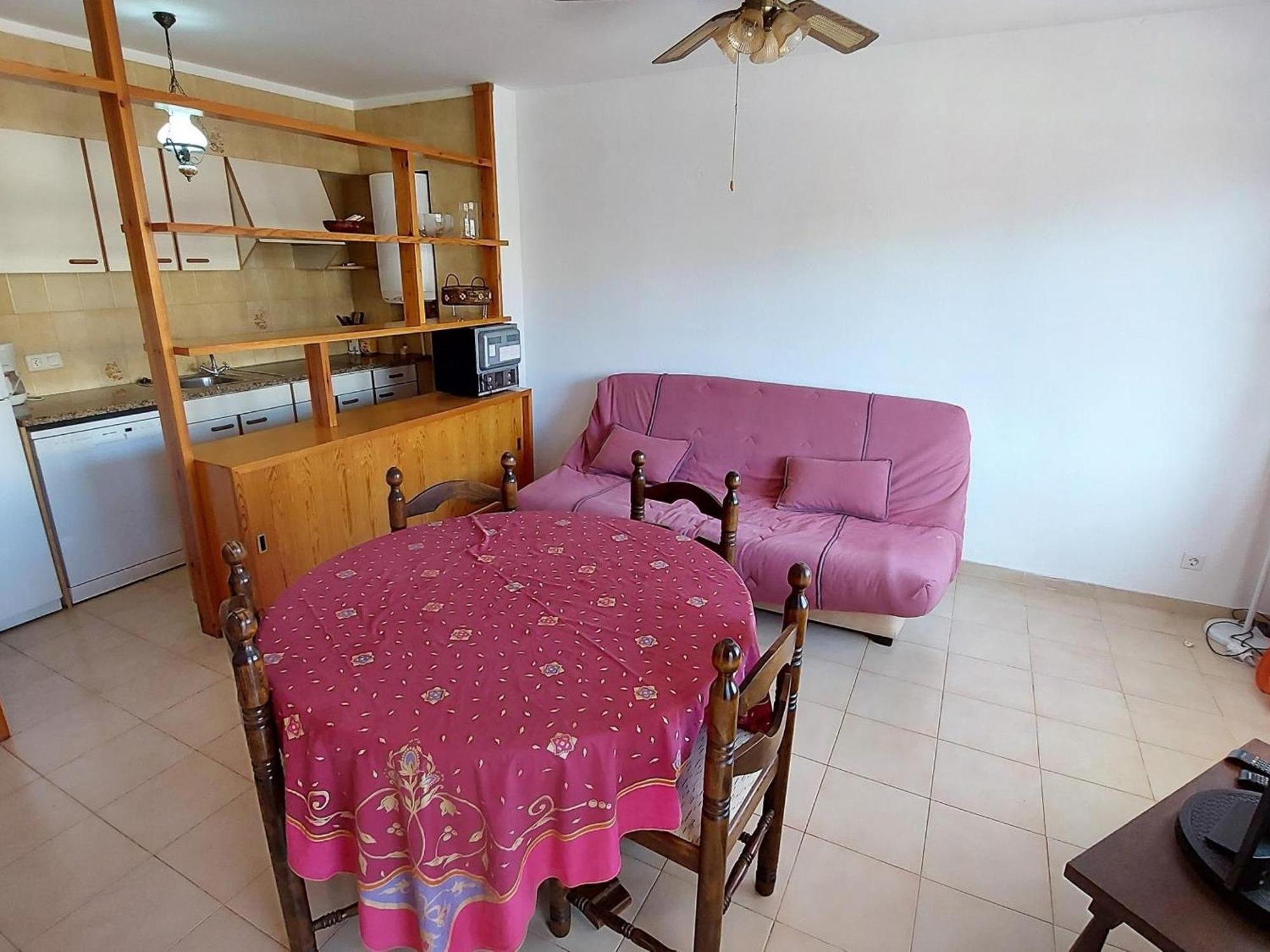 Apartamento Acogedor Con Terraza A Un Paso De La Playa En - Es-170-26 *