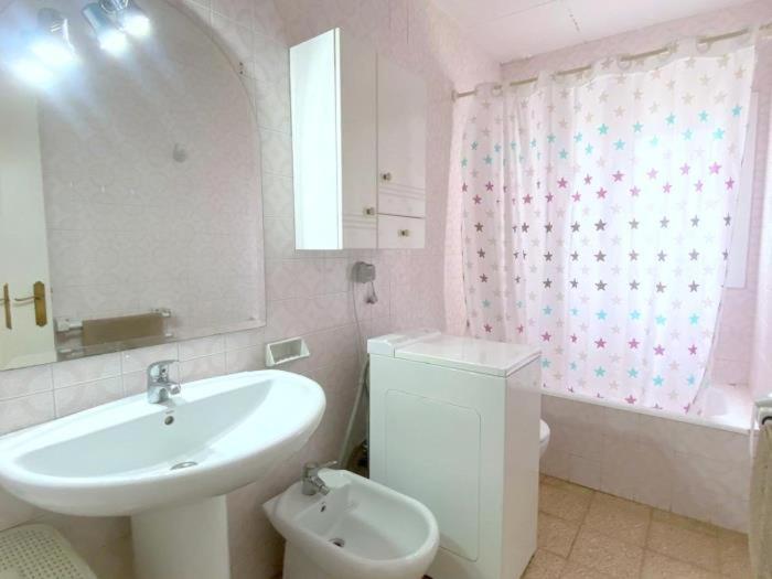 Ams136 Apartment