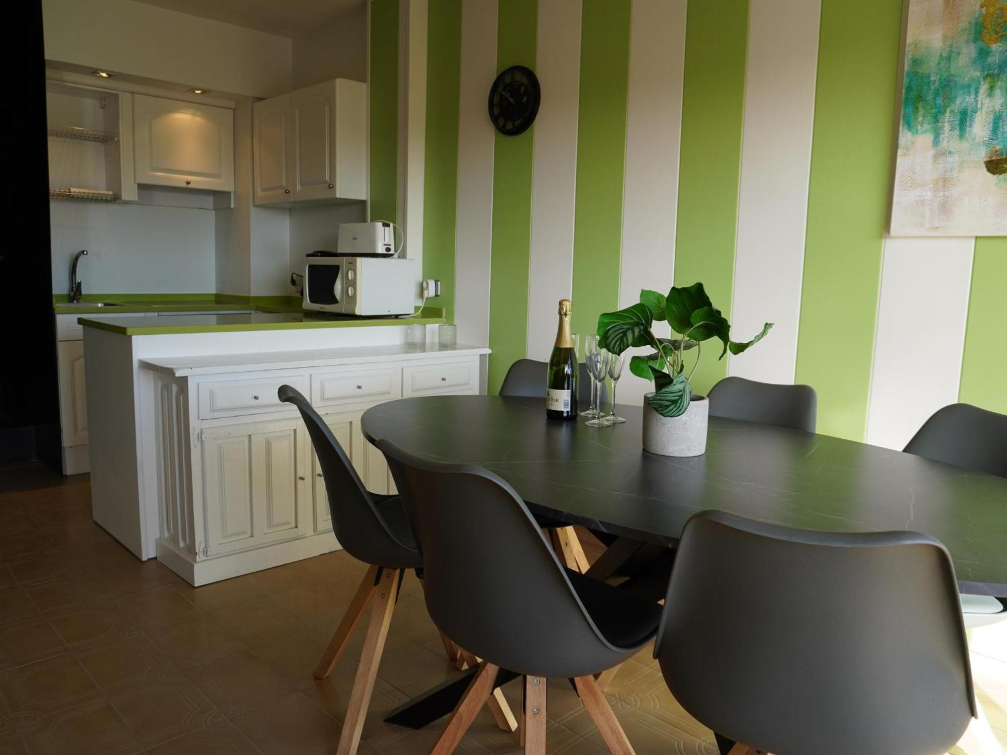 Apartamento Pineda 43, - Centro - Es-323-49