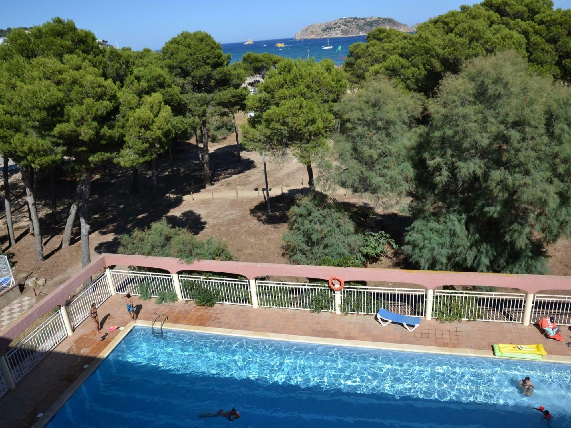 Amplio En La Playa Con Piscina Y Aire Acondicionado, Cerca Del Centro Y Supermercado - Es-323-37 *