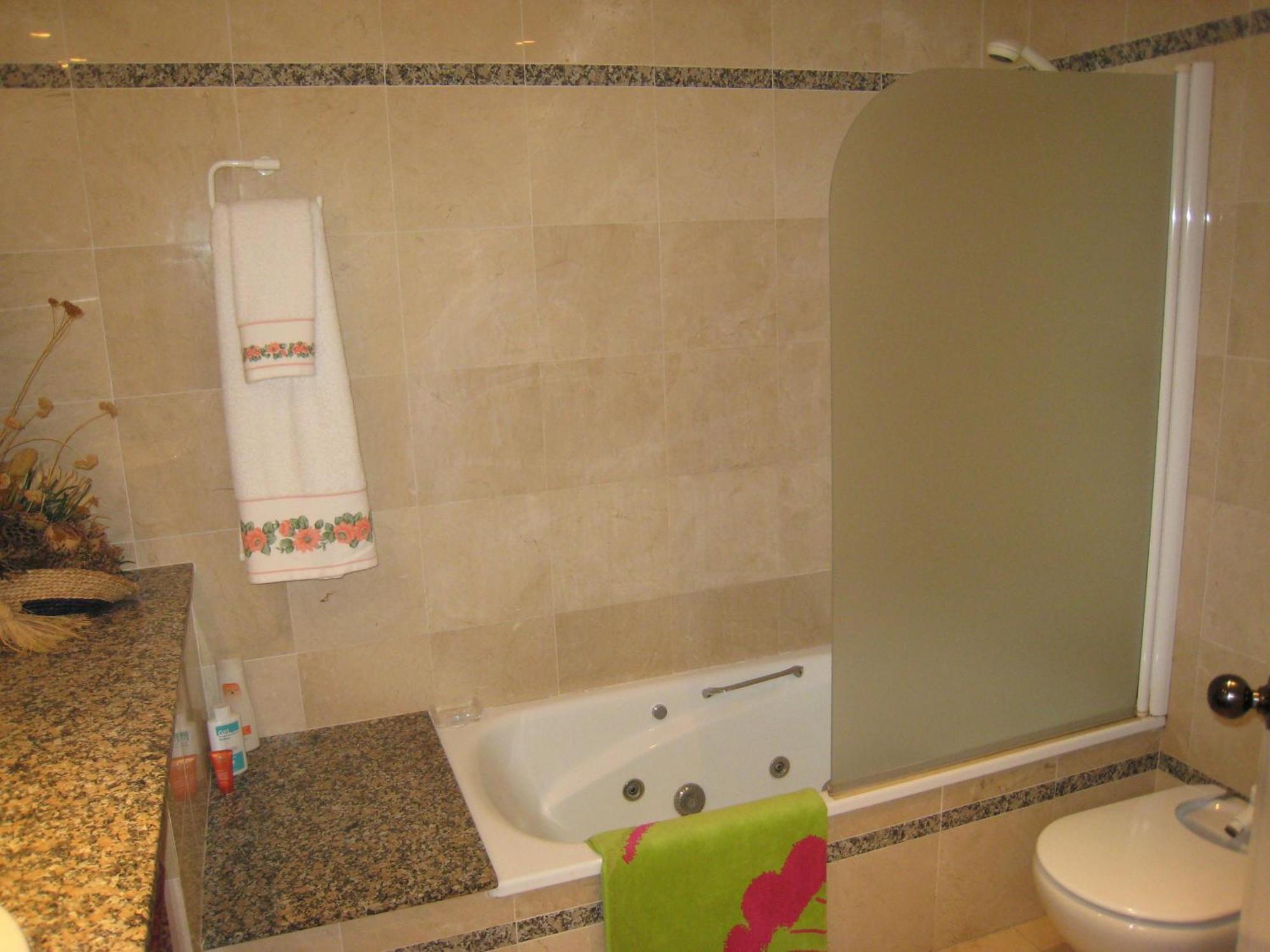 Apartamento De Lujo Cerca De La Playa Con Piscina Y Terraza En - Es-323-21 *