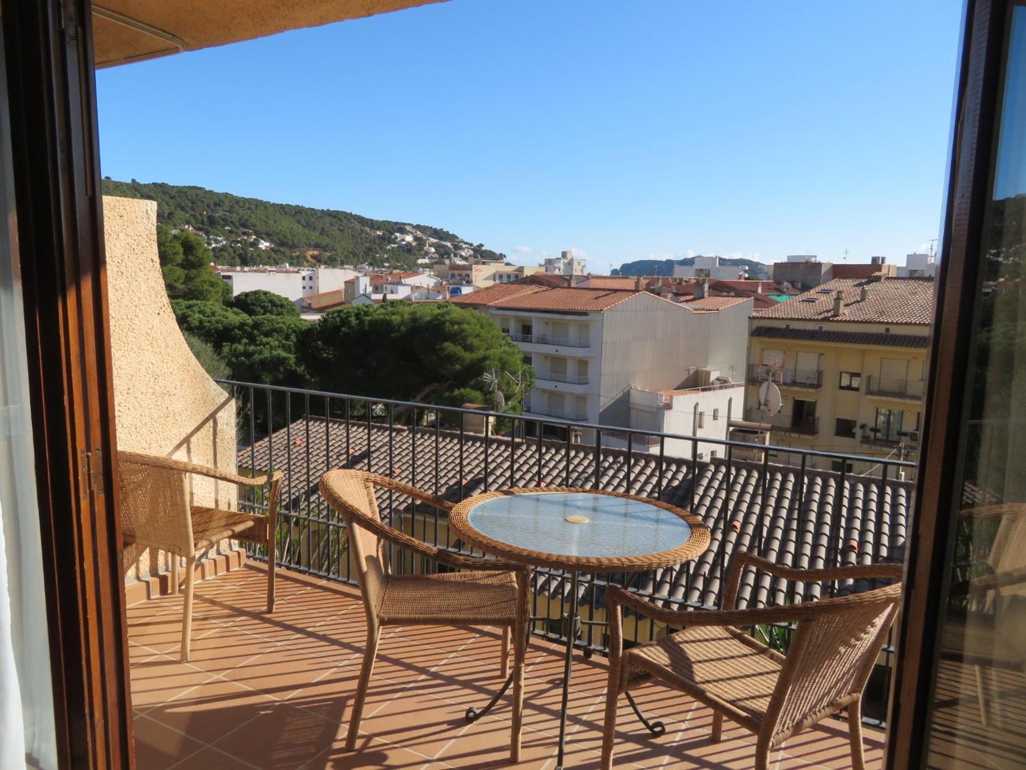 Apartamento La Font Lovely Lestartit 400 Meter From The *