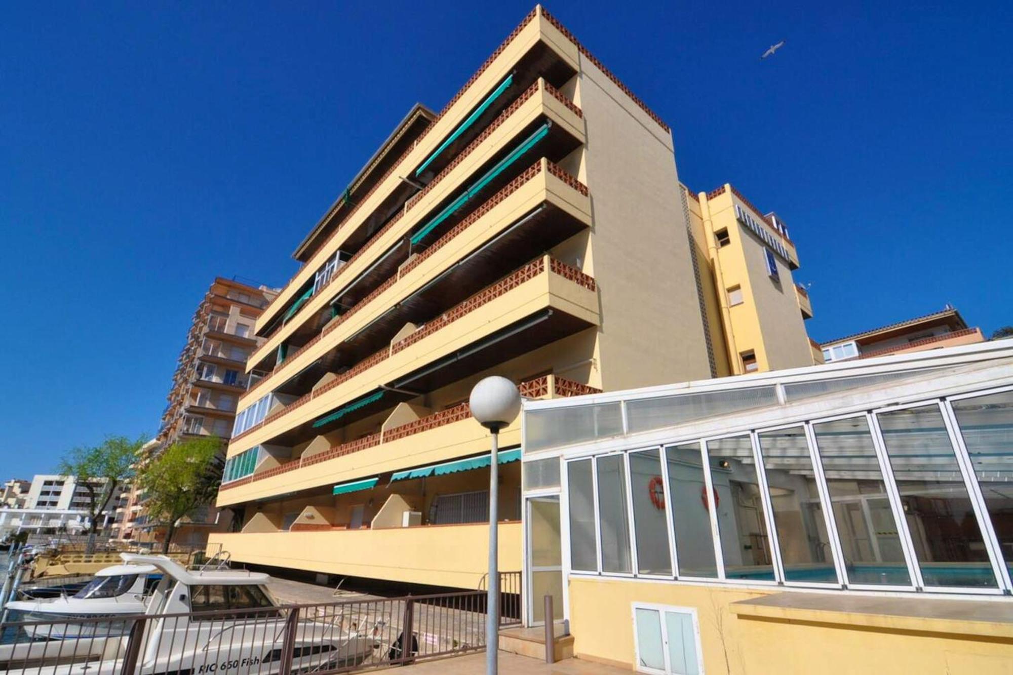 Apartamento Comfortable In With Shared Pool - 54 Sqm Rosas
