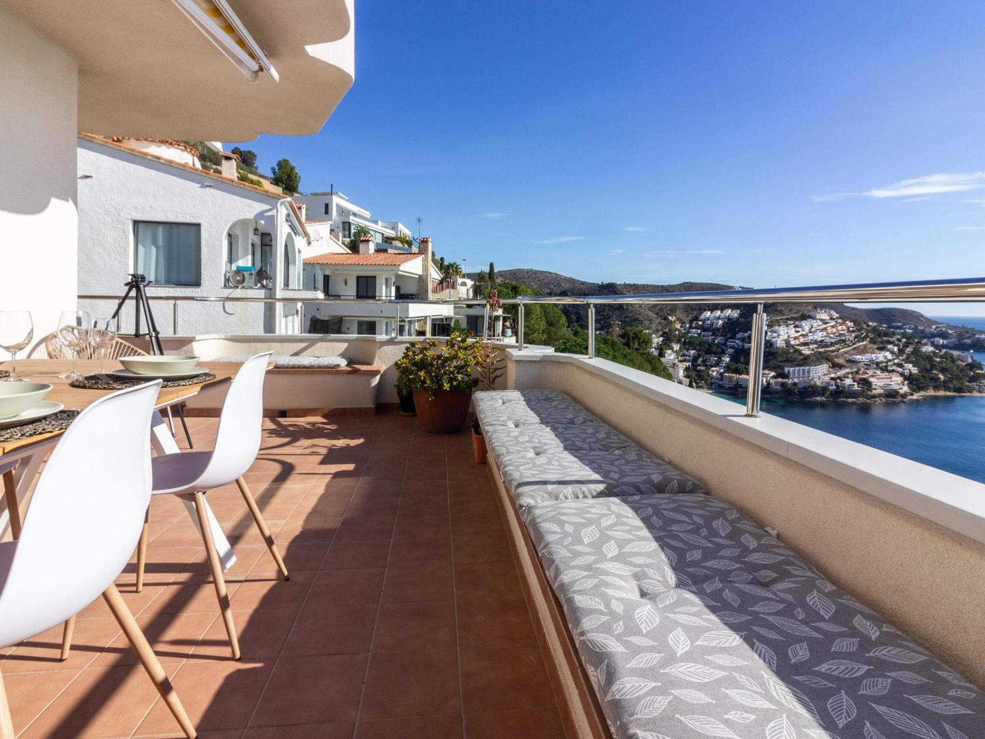 Apartamento Joan Margarit 2-b -vista Excepcional Del Mediterraneo Con Piscina Comunitaria. - Es-228-159