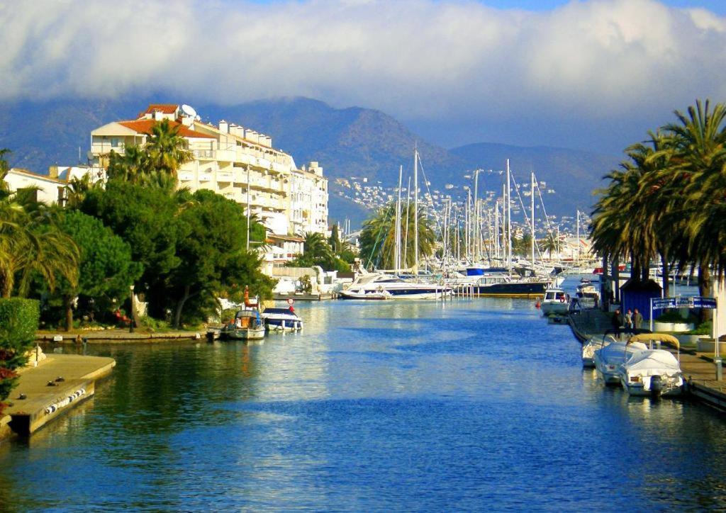 D2-5 Ampuria Delta Sunset With Parking & Wifi Apartment Empuriabrava