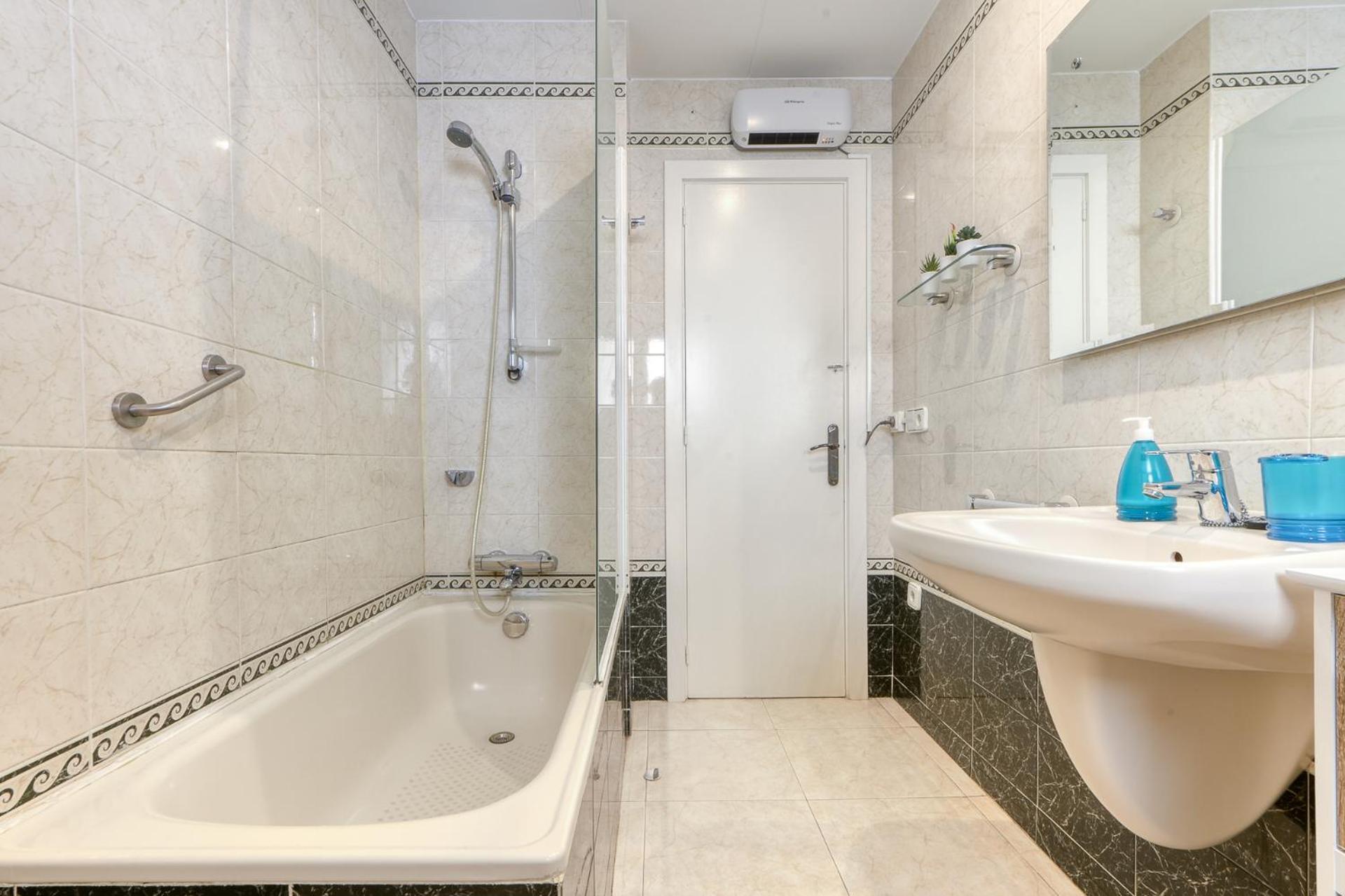Apartment Frontline Centre - Immo Barneda *
