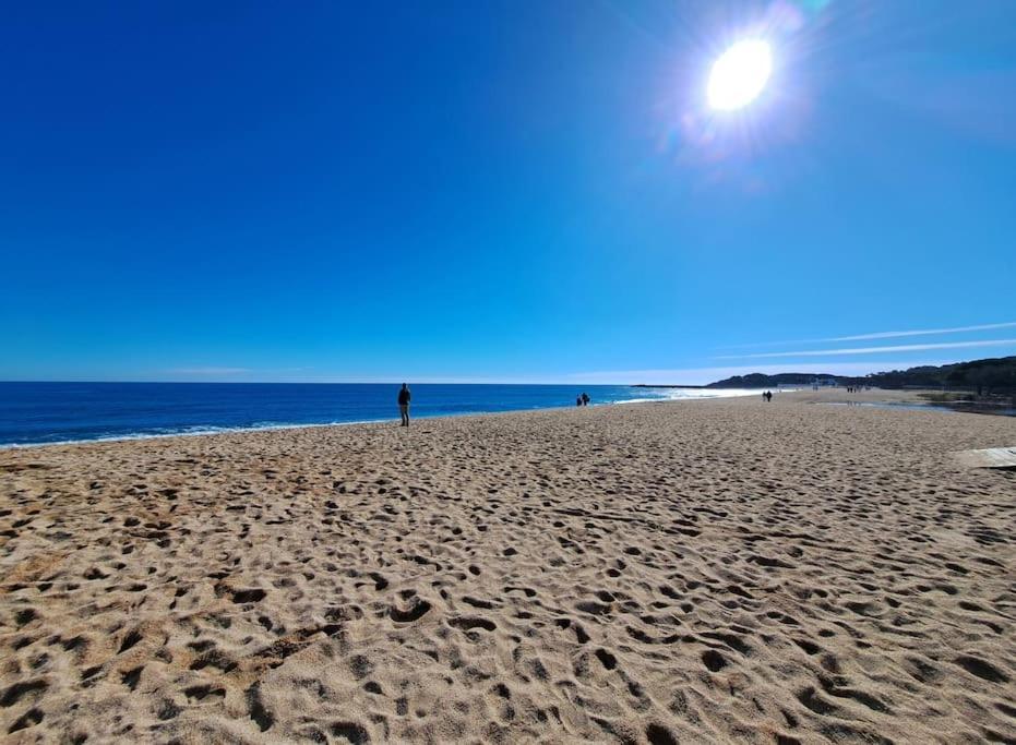 A 50 Metros De La Playa. *