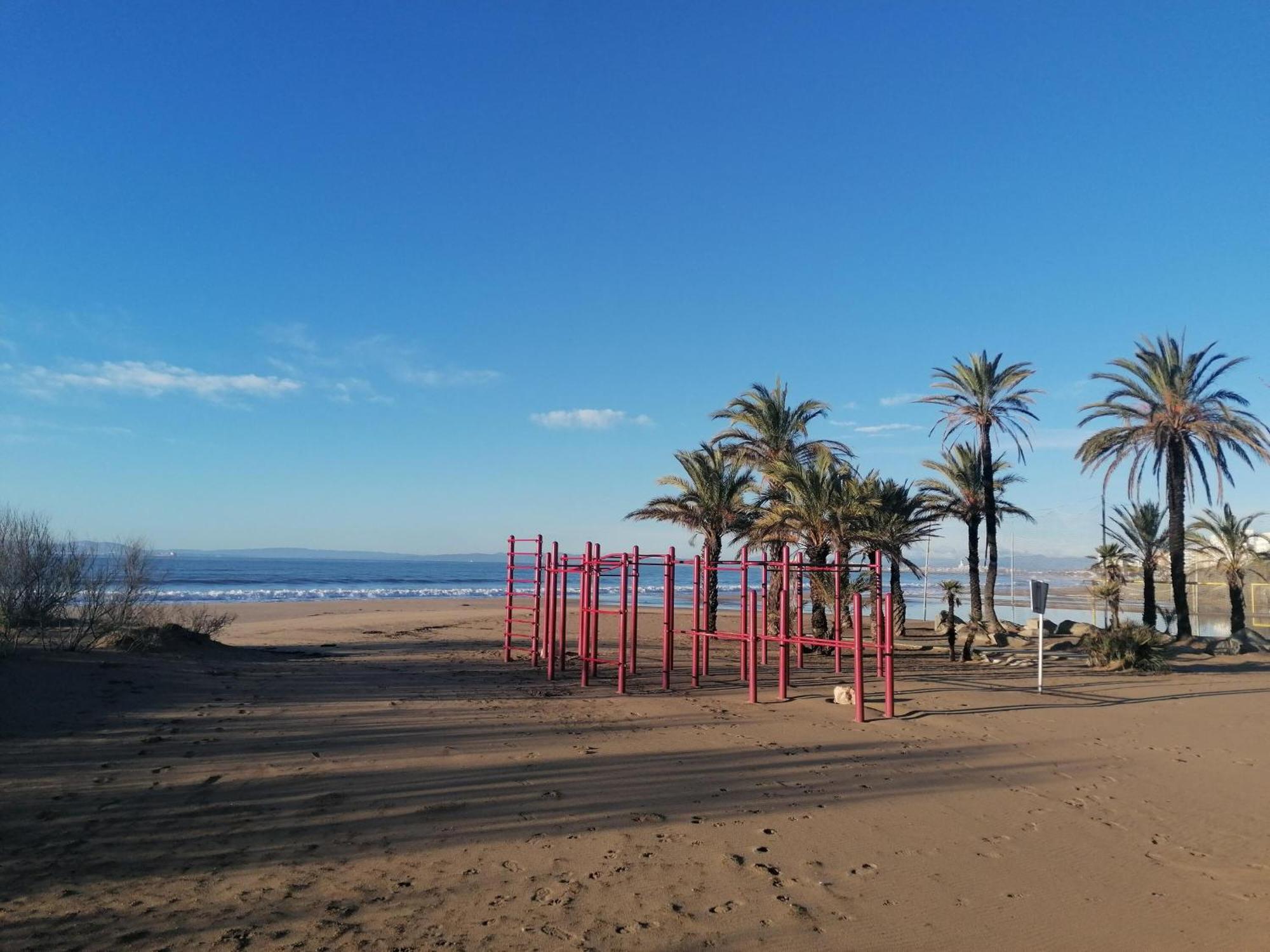 En Roses: Terraza, A/a, Wifi, Parking, 2ª Linea De Playa - Es-258-89 Apartamento Rosas