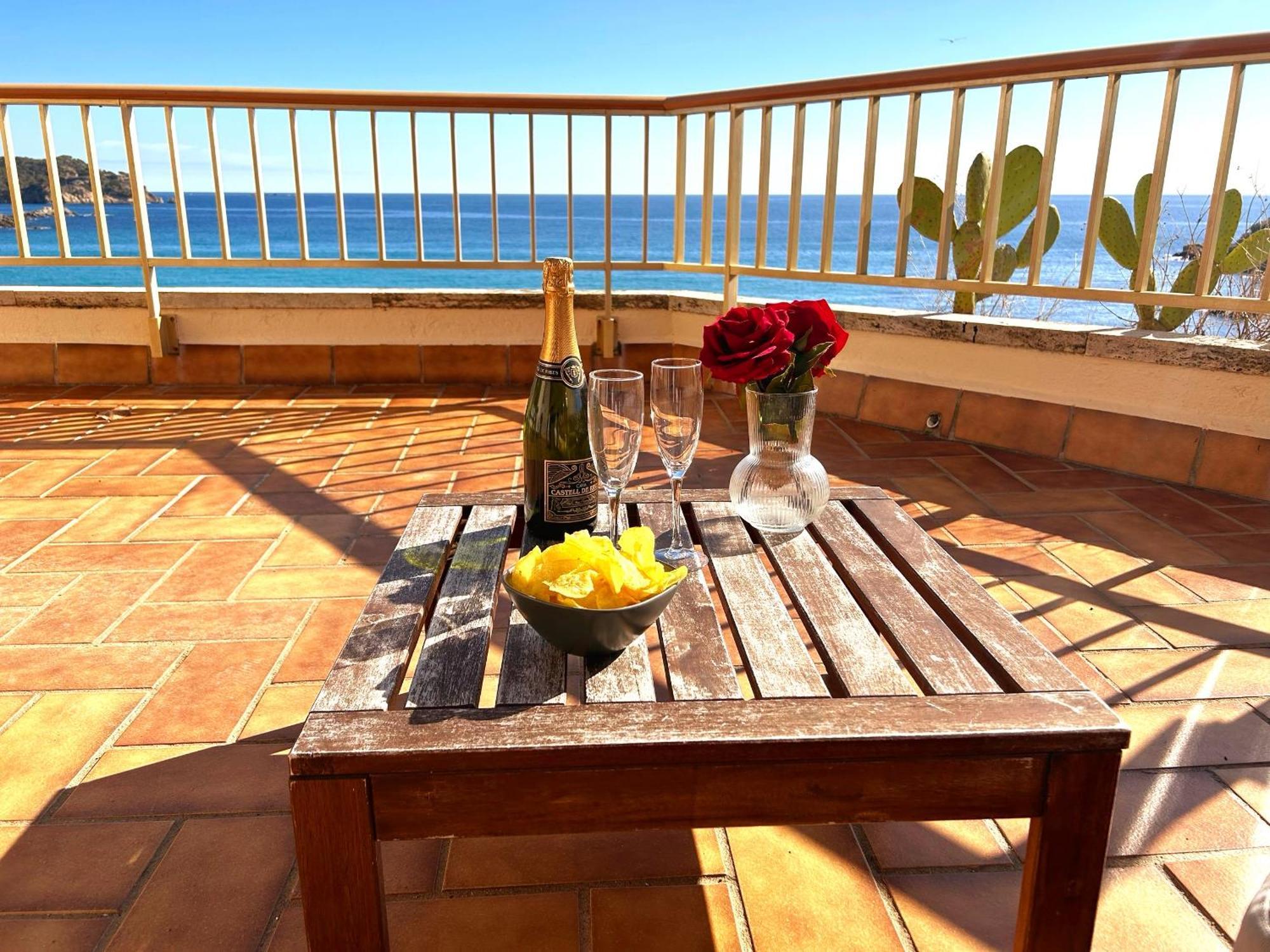 Charming In La Fosca Apartment *