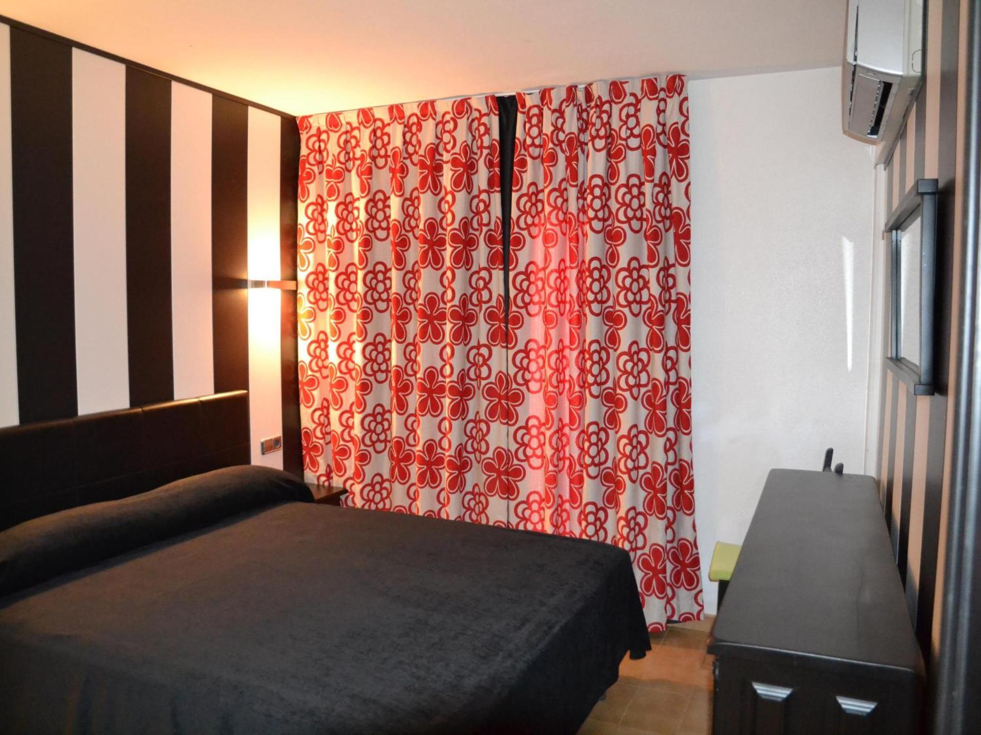 Apartamento Pineda 42 - L'estartit, Center - Es-323-38 *