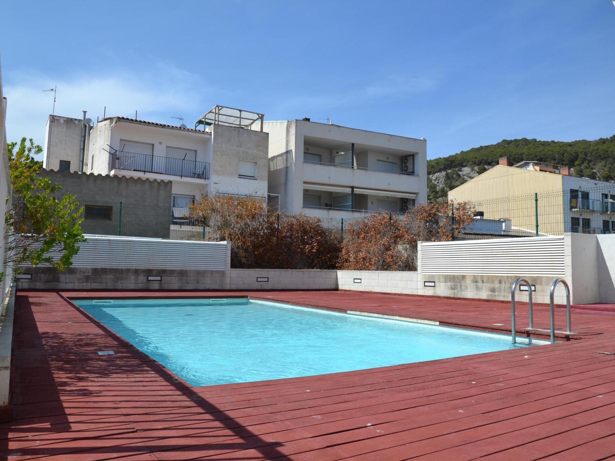 Apartamento Centrico Con Piscina, Parking Y A 200m De La Playa En - Es-323-41
