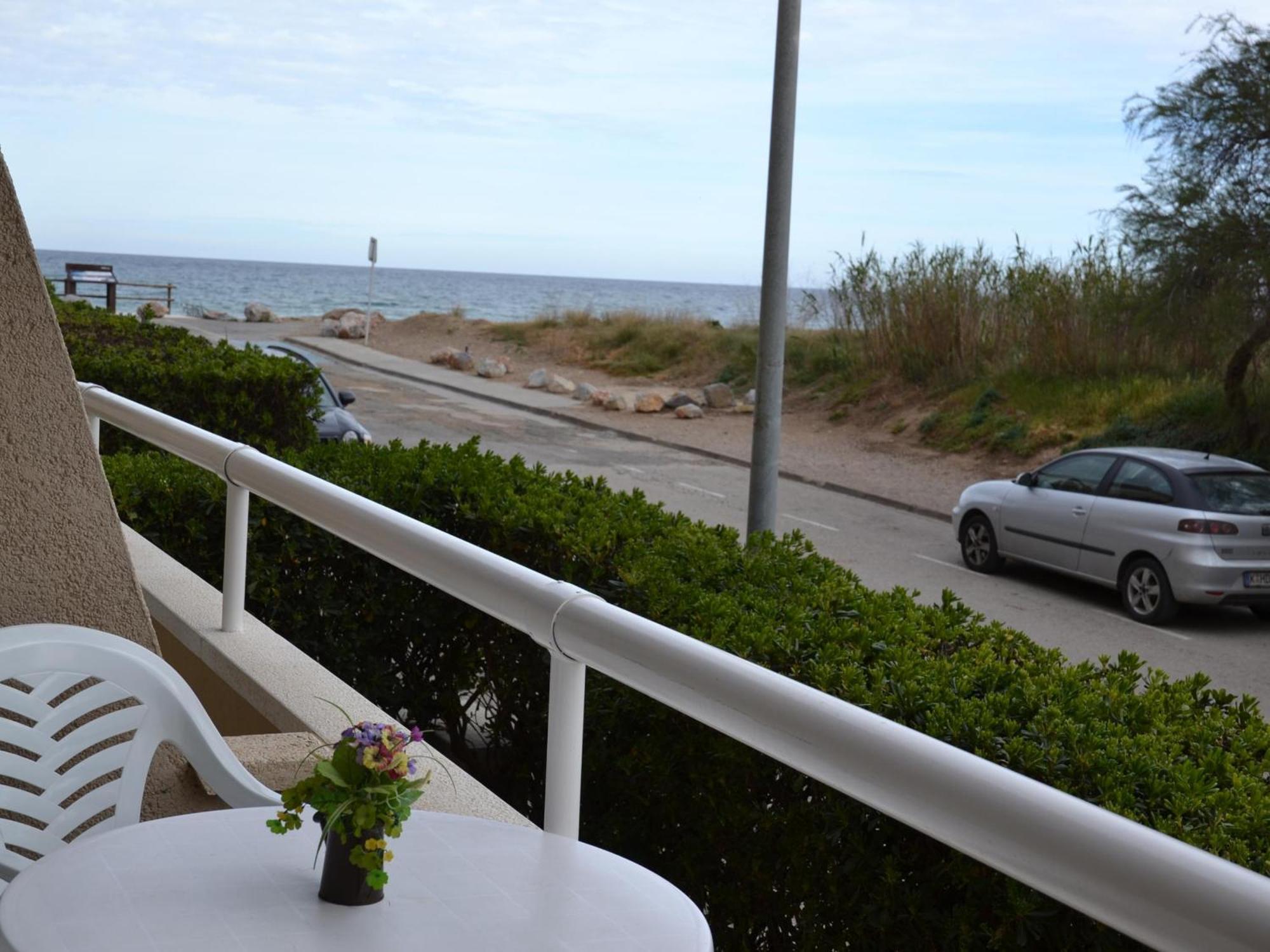 Acogedor En La Playa Con Acceso Directo Al Mar Y Piscina En - Es-323-22 *