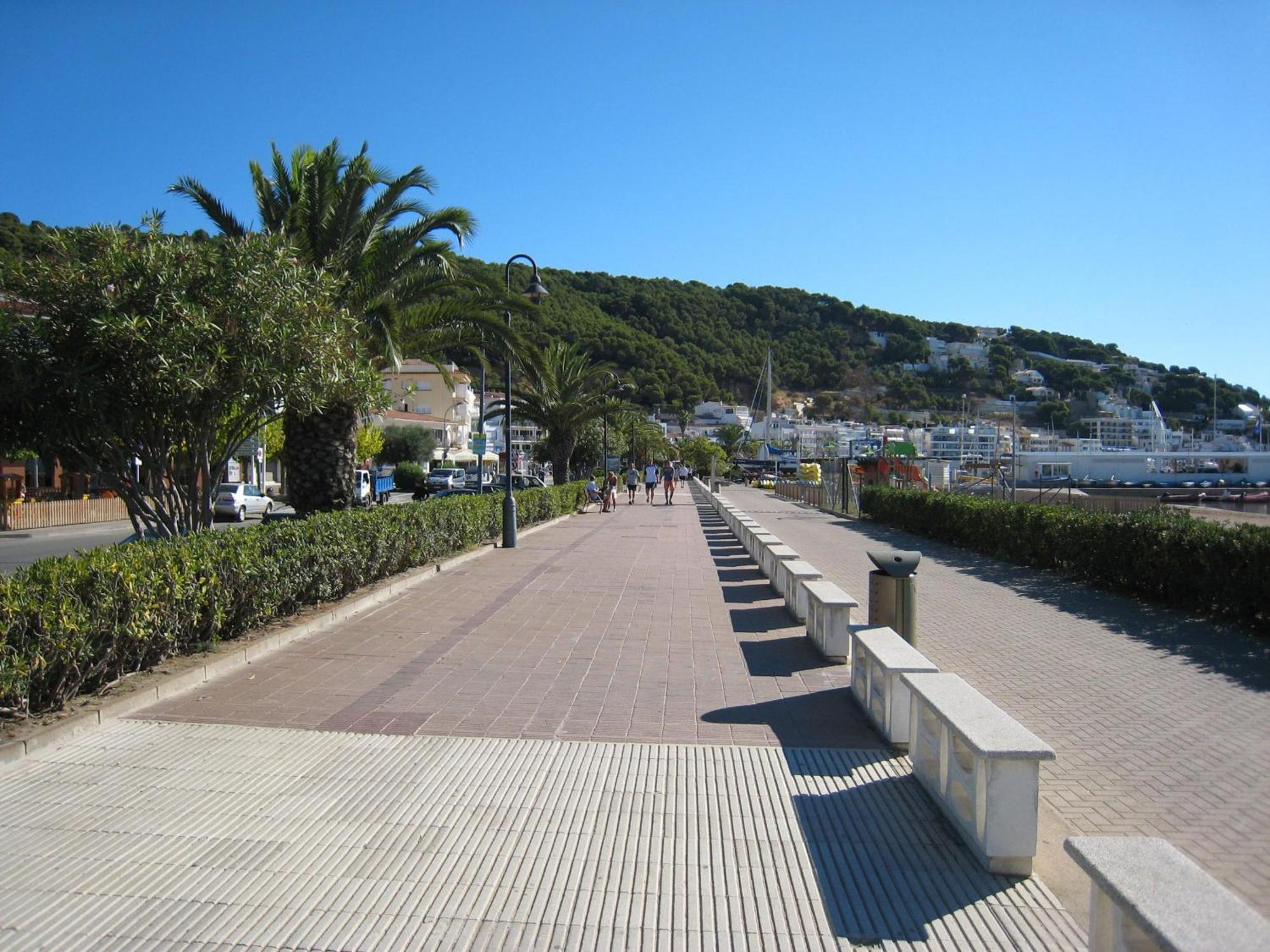 Acogedor En La Playa Con Acceso Directo Al Mar Y Piscina En - Es-323-22 Apartamento *