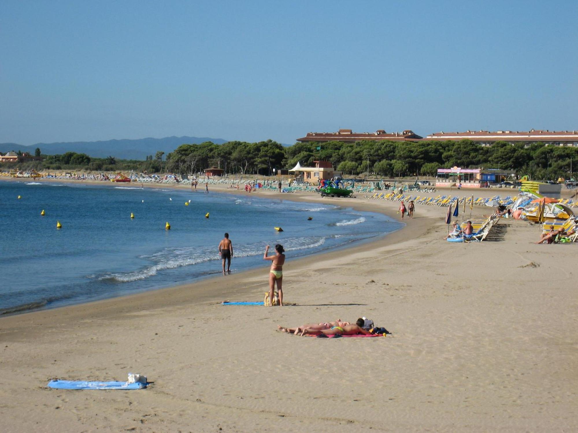 Acogedor En La Playa Con Acceso Directo Al Mar Y Piscina En - Es-323-22 * L'Estartit