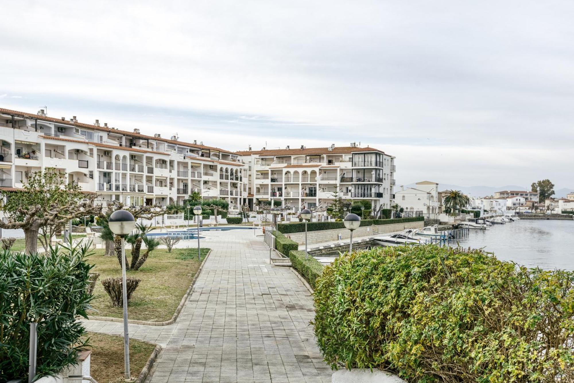Sant Mauricio Apartment Empuriabrava