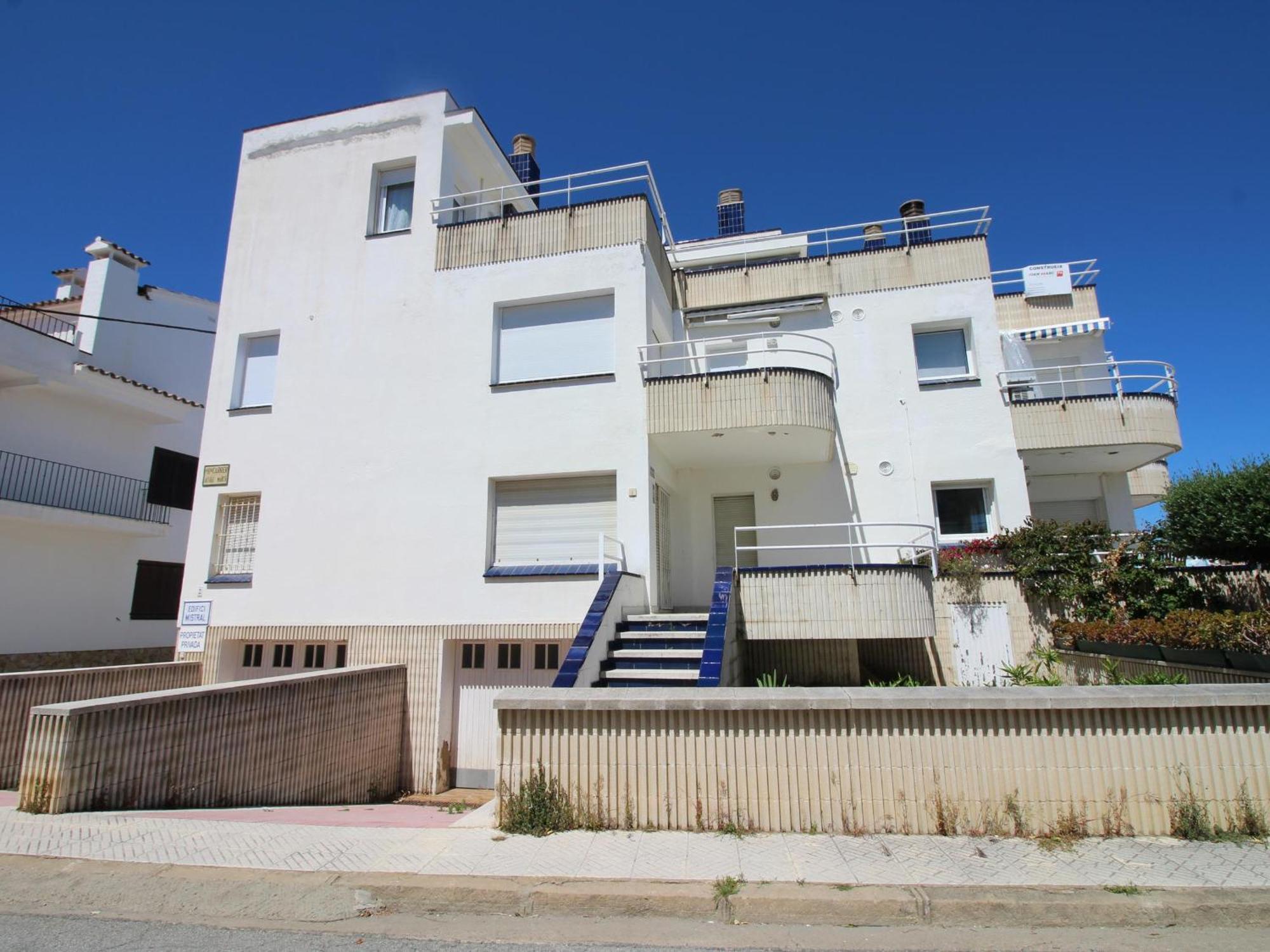 Apartamento Mistral - Acogedor, Luminoso Y De Ambiente Moderno Con Terraza Vista Mar. - Es-228-143