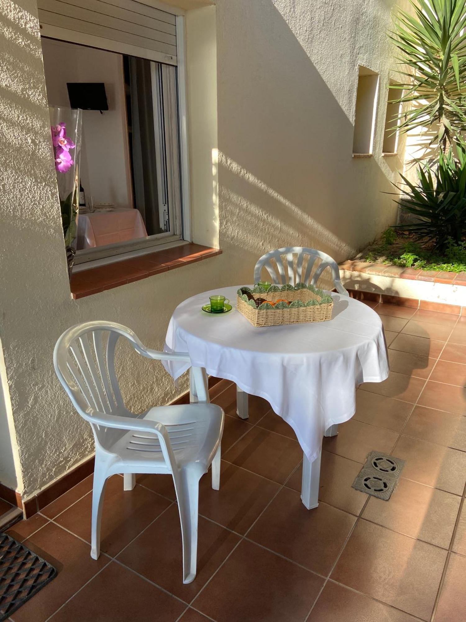 Apartment Veuras El Mar - Madrague Beach Studio 24 Roses