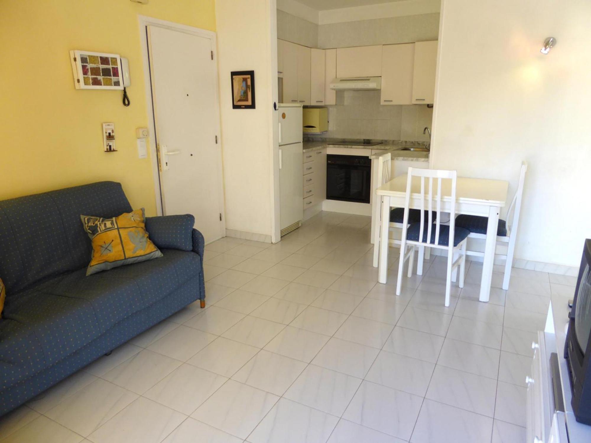 Con Terraza, Jardin Y Piscina Comunitaria A 200m De La Playa En Sant Carles - Es-228-130 Apartamento Llançà