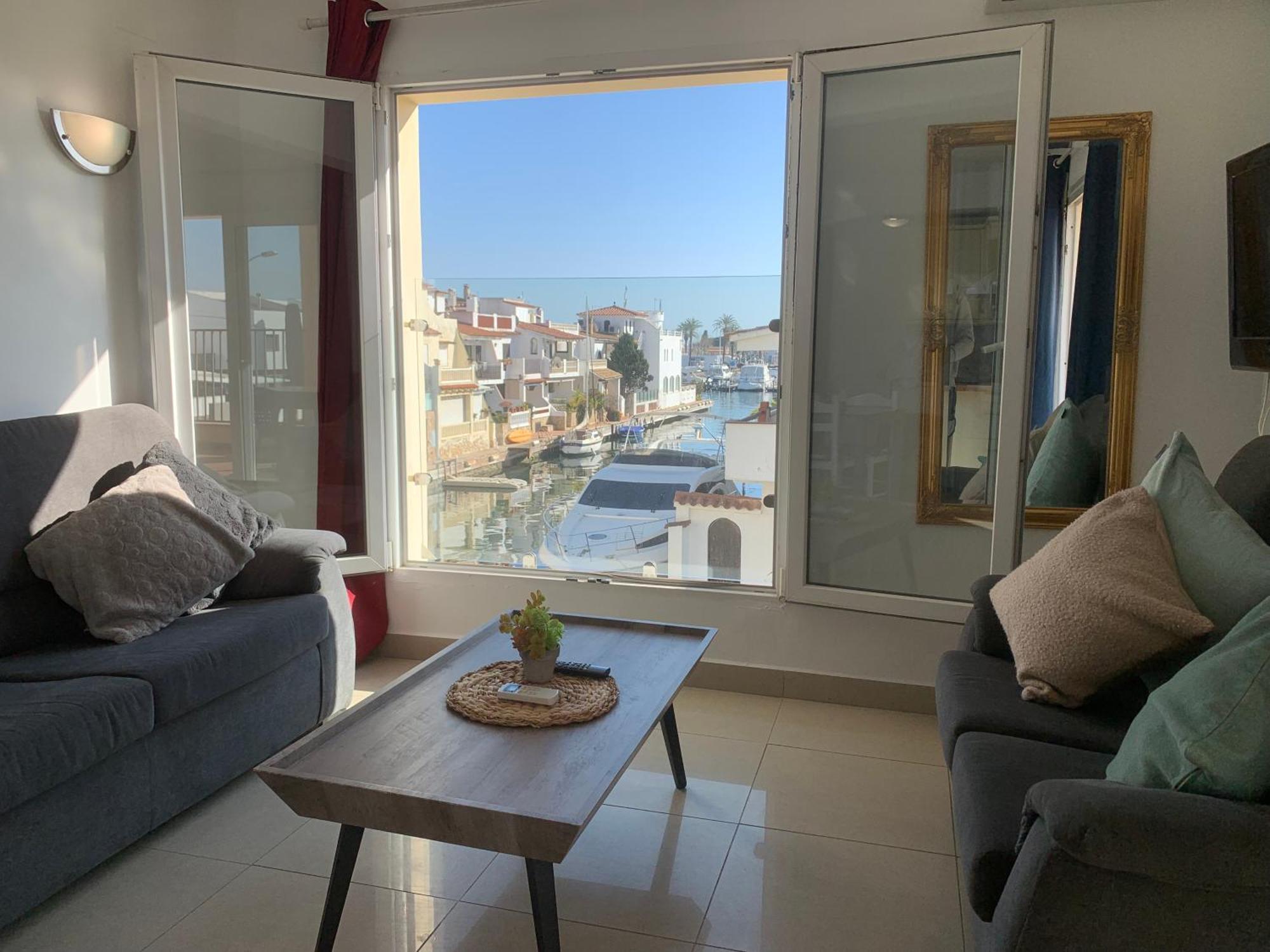 Waterside - Two Bedroom Apartment Empuriabrava